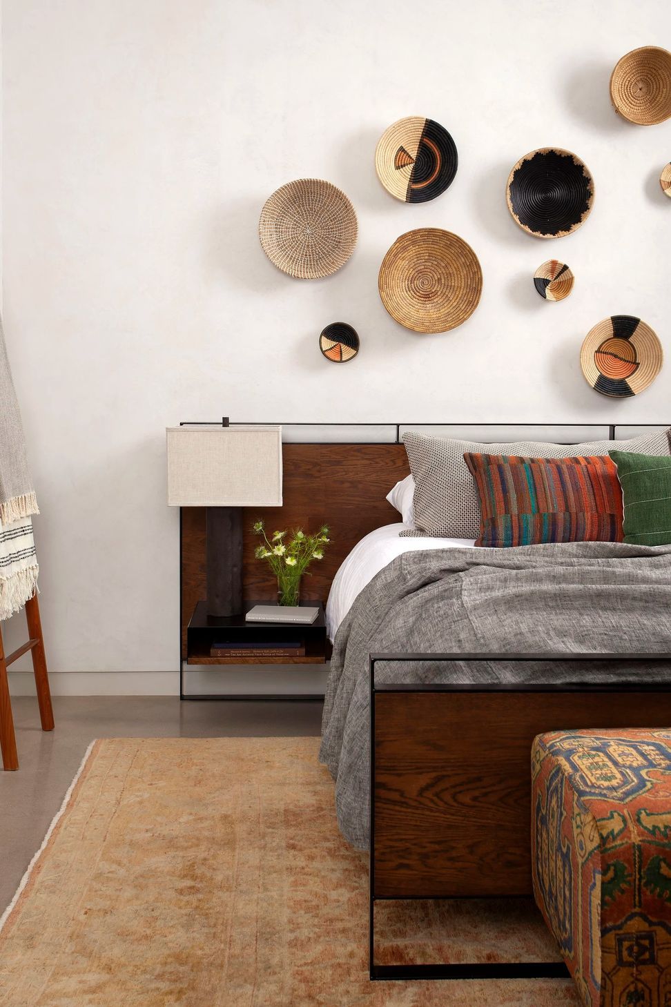 imgi11BedDetail.jpg