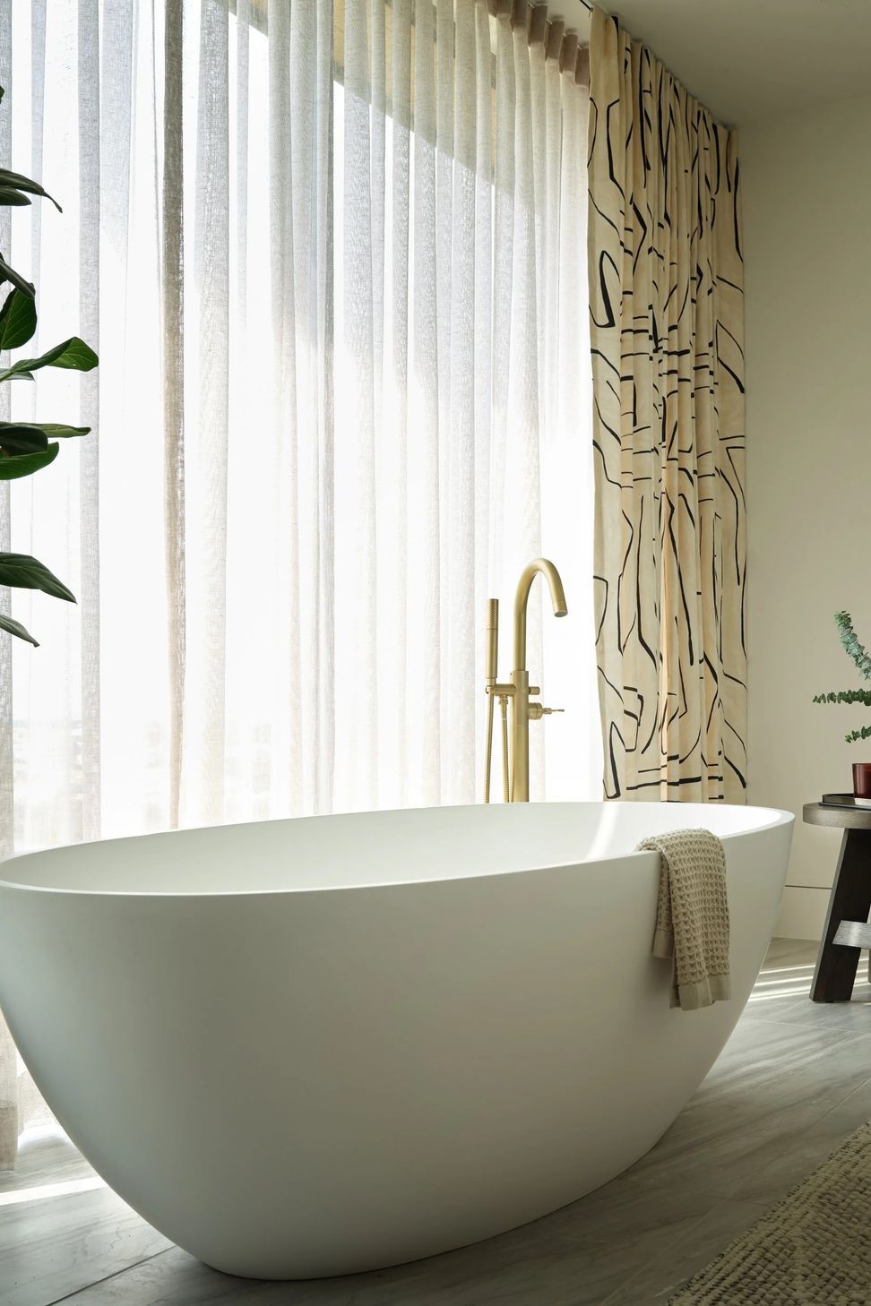 imgi11primarybathtubsml.jpg
