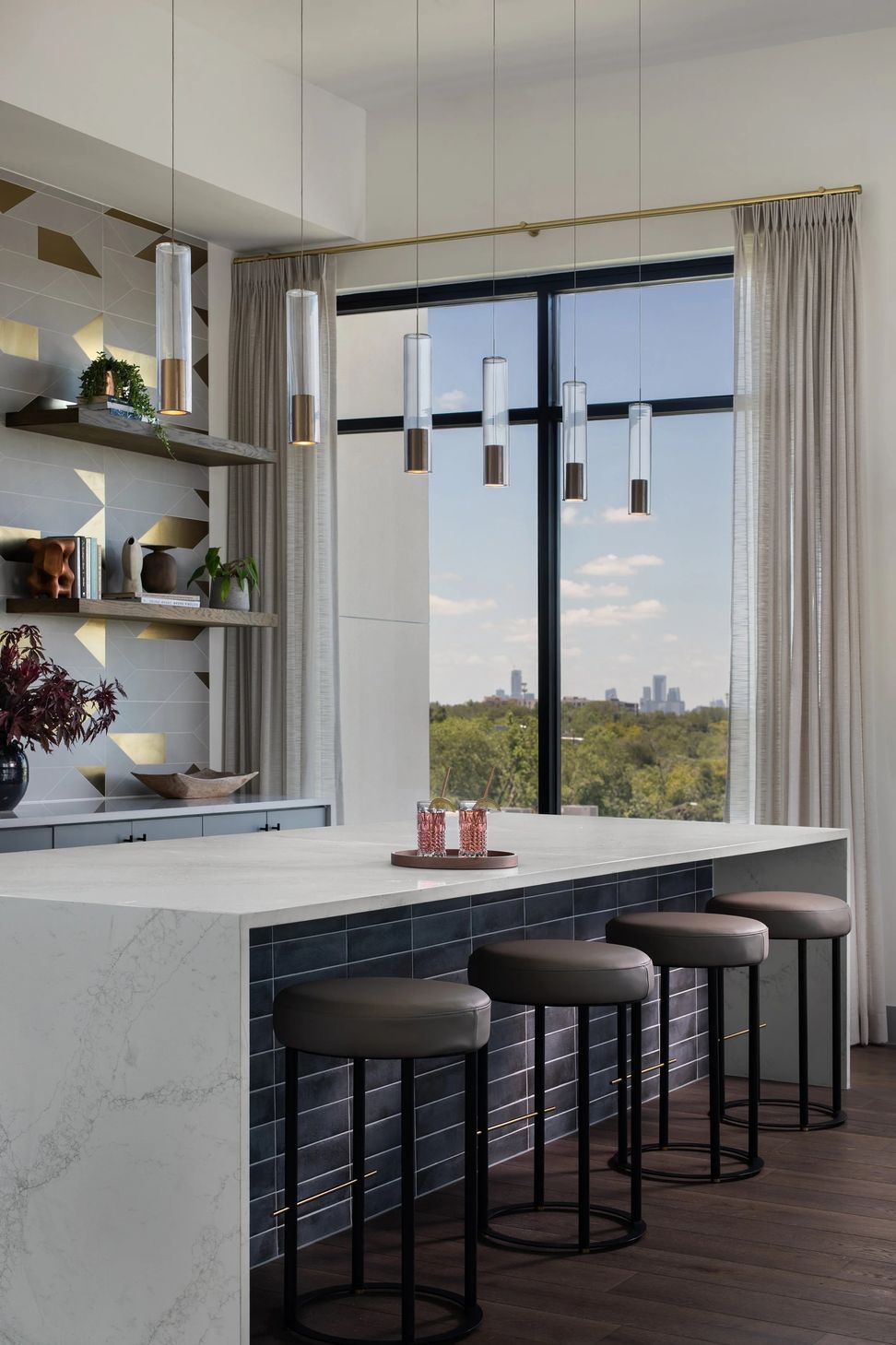 imgi14Anderson-skylounge-bar.jpg