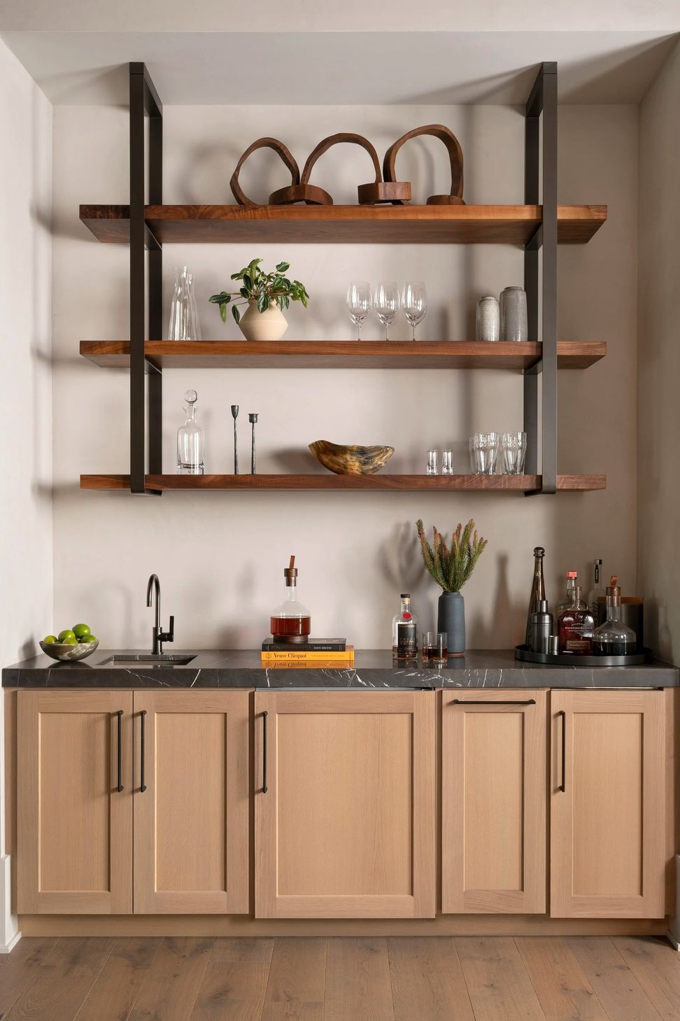 imgi158-Bar.jpg