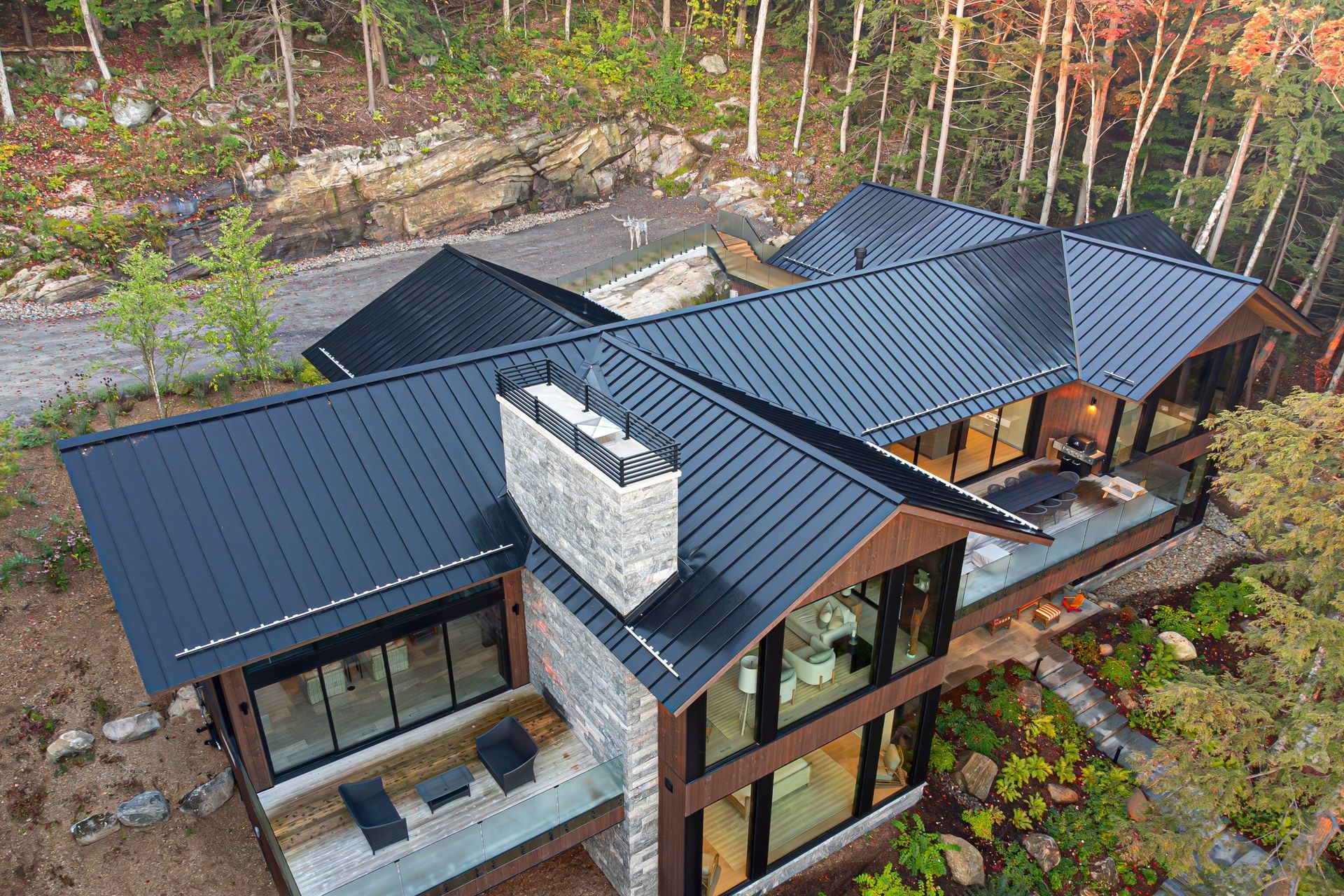 imgi17SLANT-CABIN-COTTAGE-08-scaled.jpg