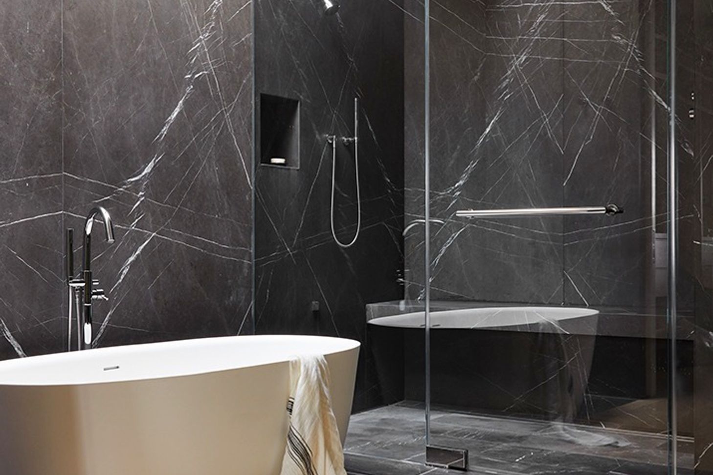 imgi2213c-Vallejo-Primary-Bathroom.jpg