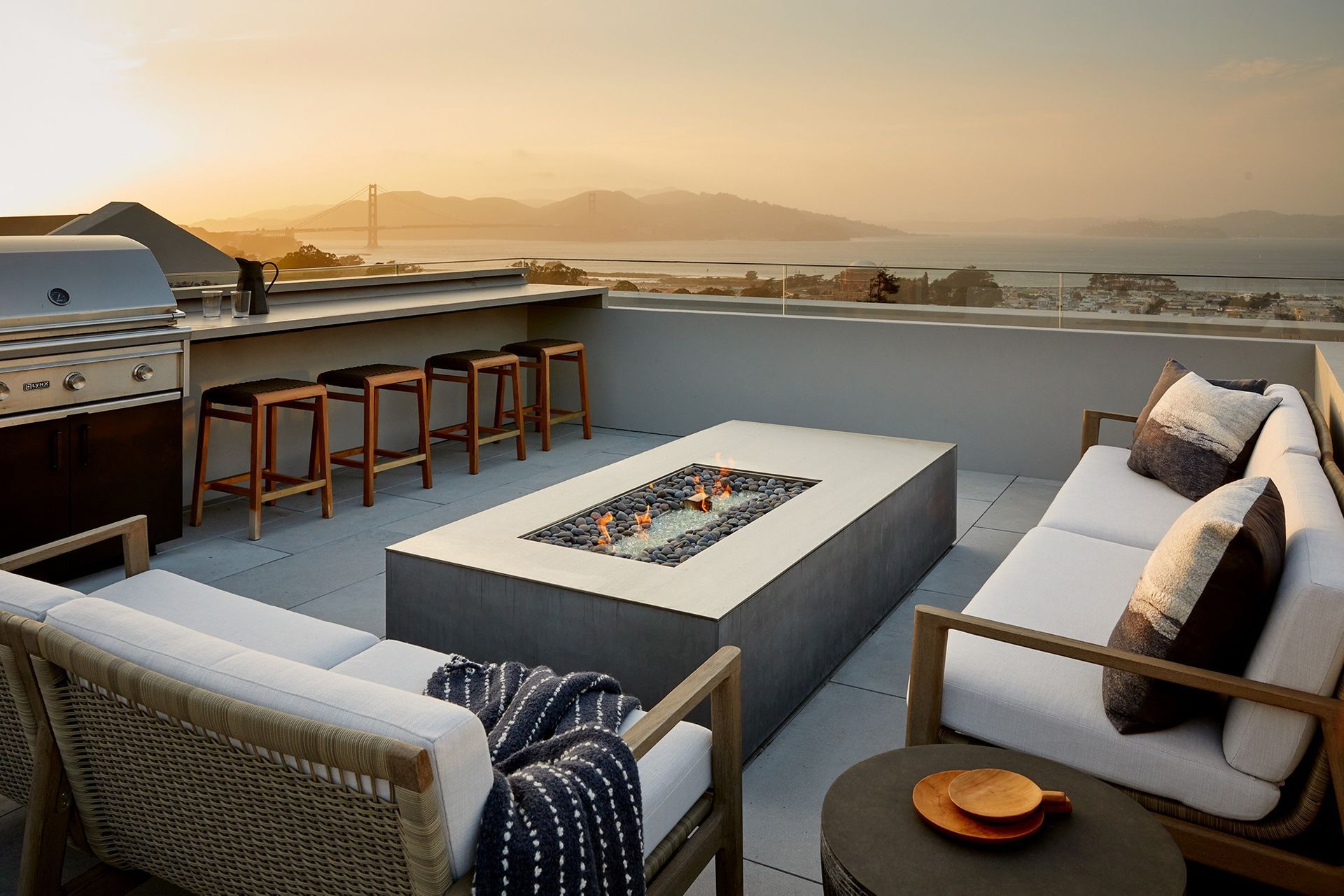 imgi2616-Vallejo-Roof.jpg