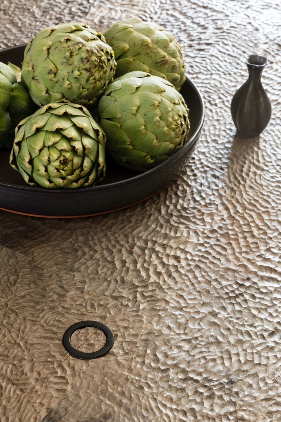 imgi51CravottaInteriors-Rabb-05-TableDetail.jpg