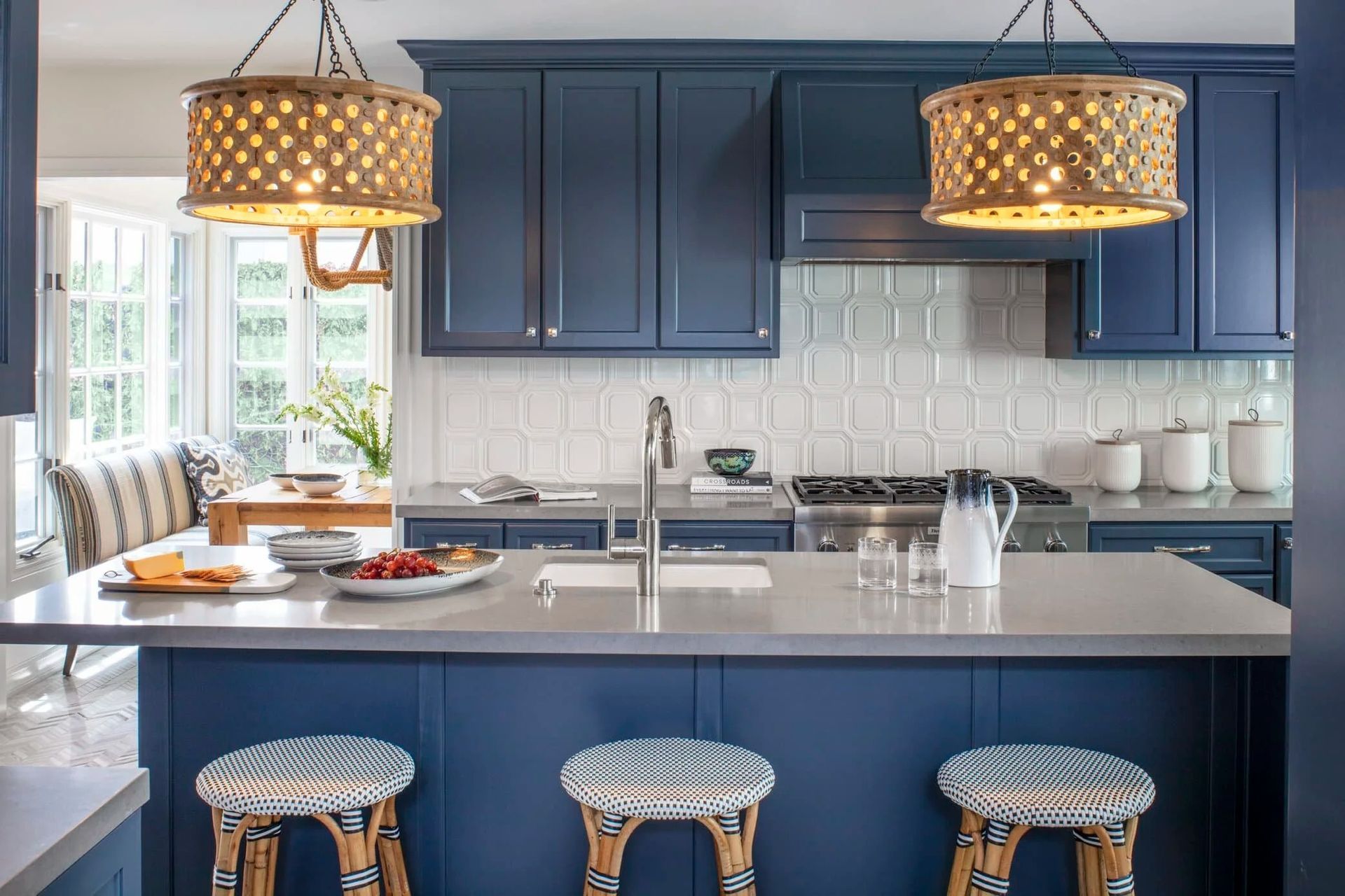 imgi536KITCHEN2BISLAND2BDETAIL2Bcopy.jpg
