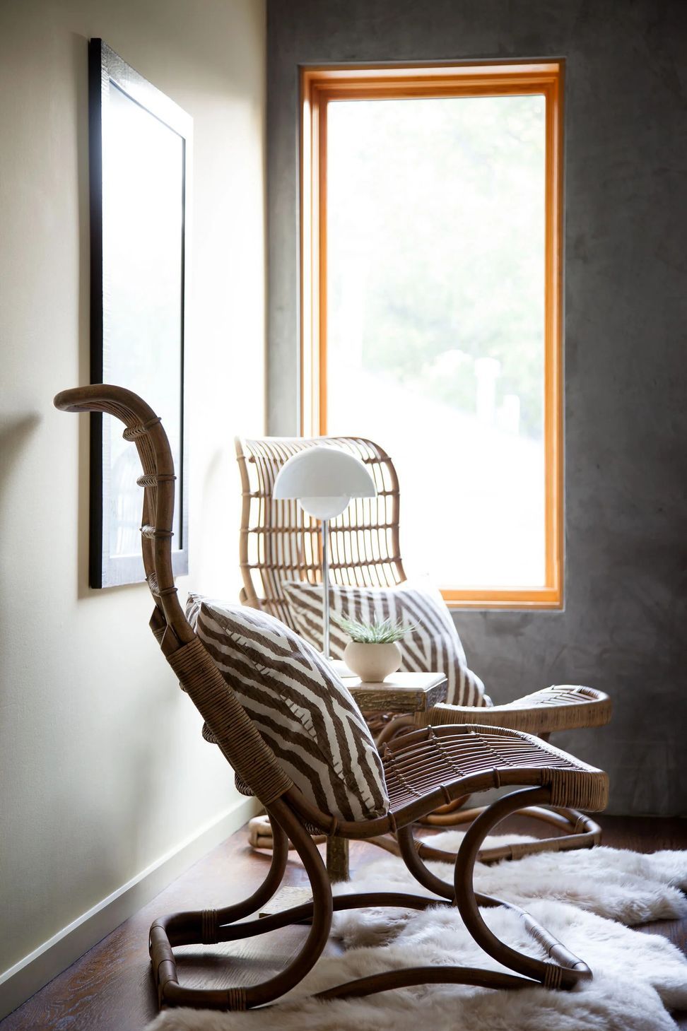 imgi58EhrnsteinZC-Sitting-Area-Detail.jpg
