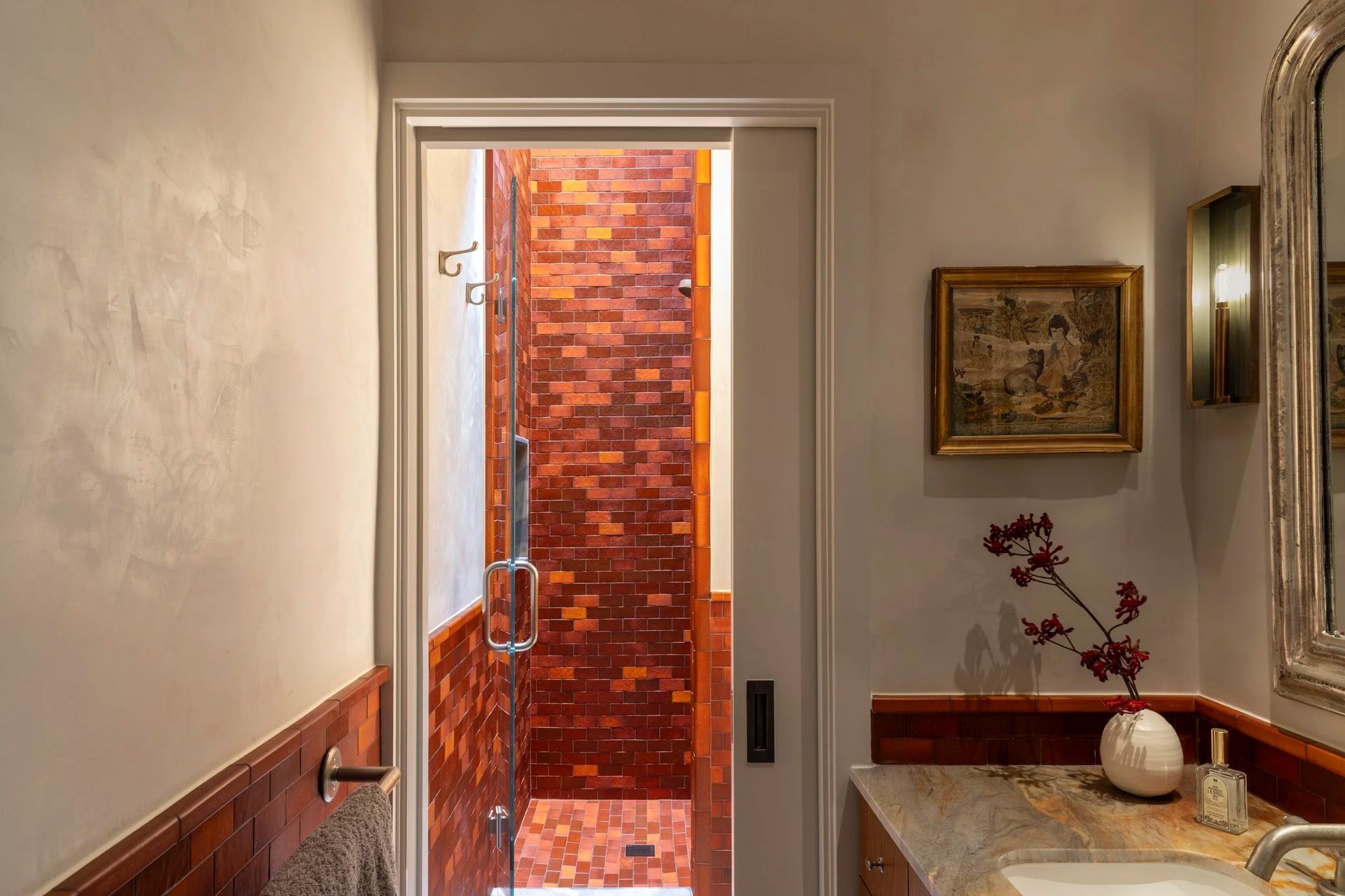 imgi5916W9GuestBath.jpg