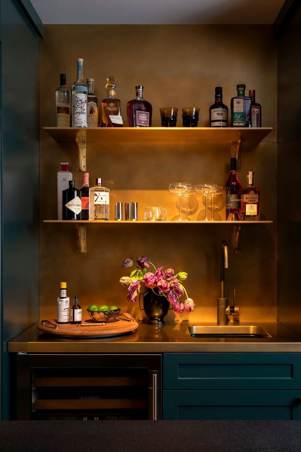 imgi61Bar.jpg