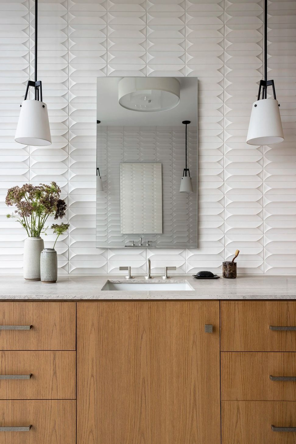 imgi72VanityDetail.jpg