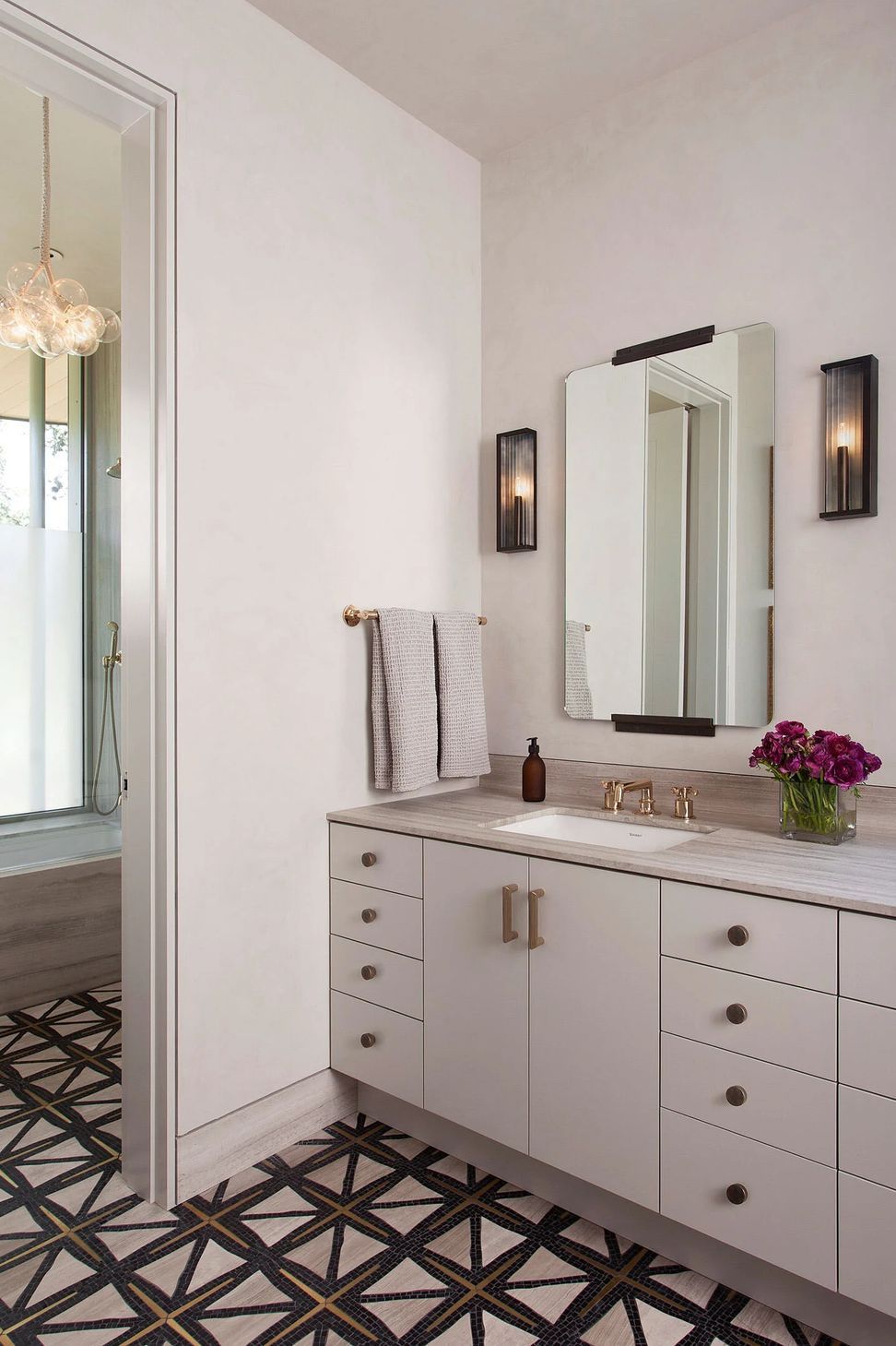 imgi84DobsonGuest-Bath.jpg