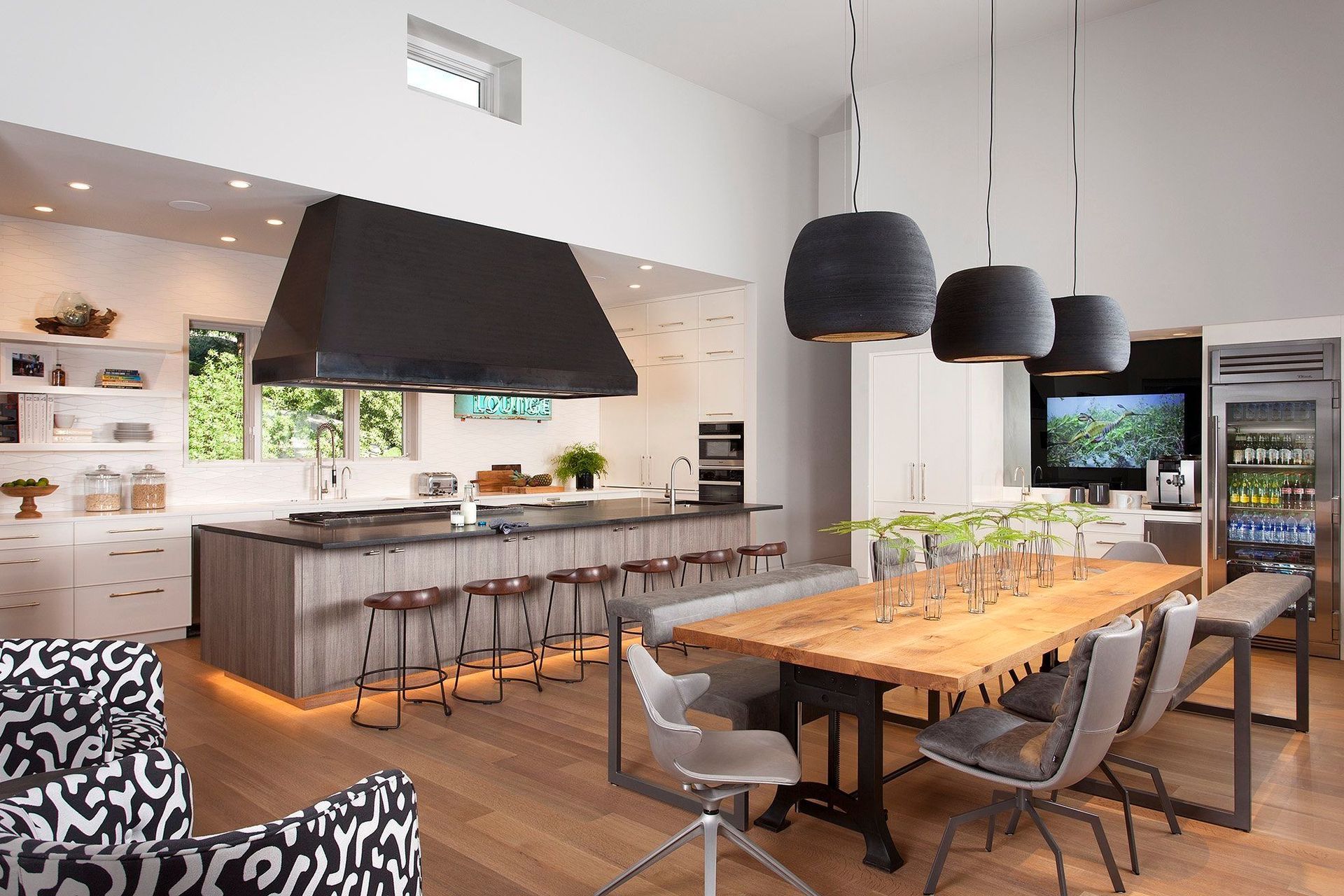 imgi8Lake-Austin-residence-kitchen.jpg