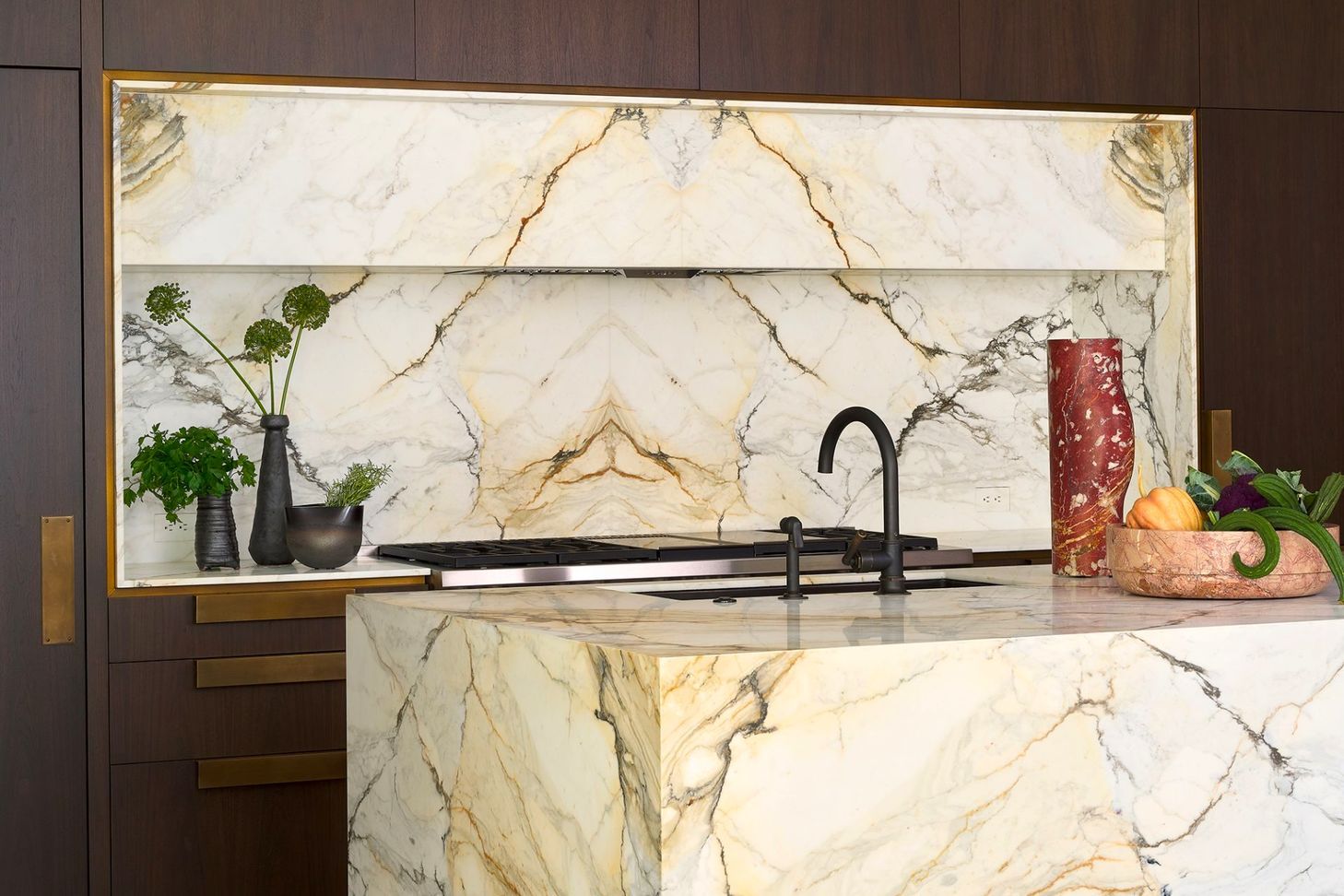 imgi8Pacific-05-Kitchen-scaled-1.jpg