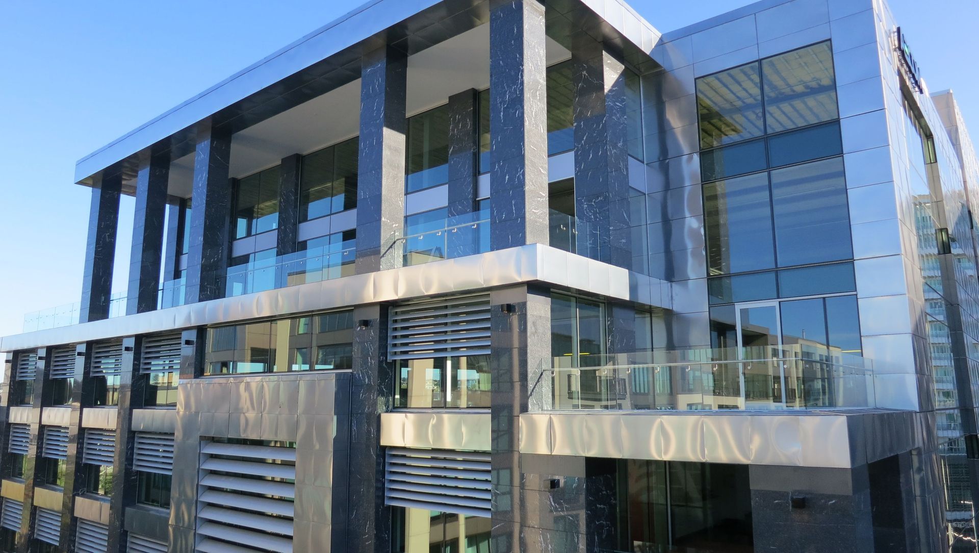 East Quadrant (Aecom House) banner