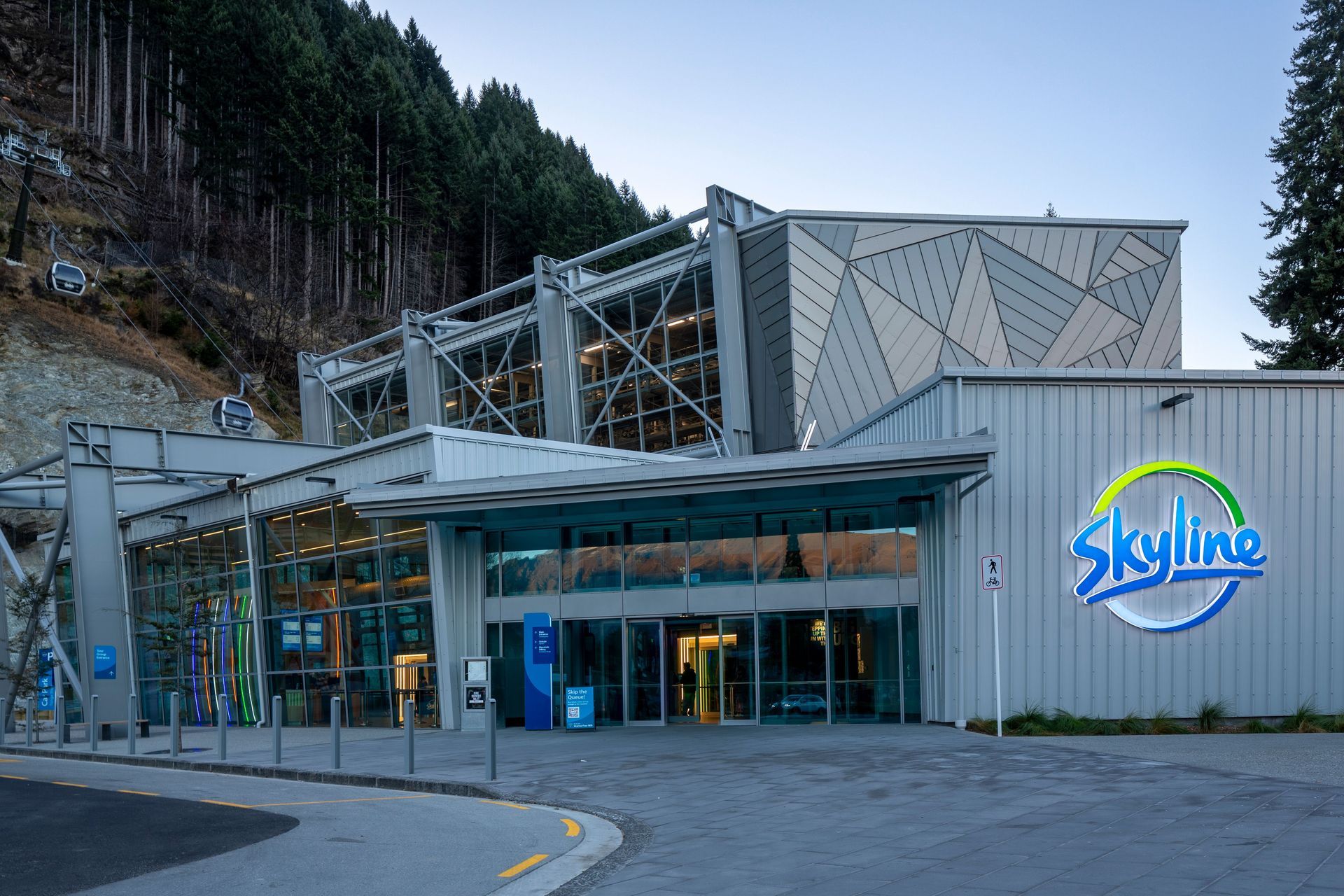 SkylineBottomTerminalCarpark034.jpg