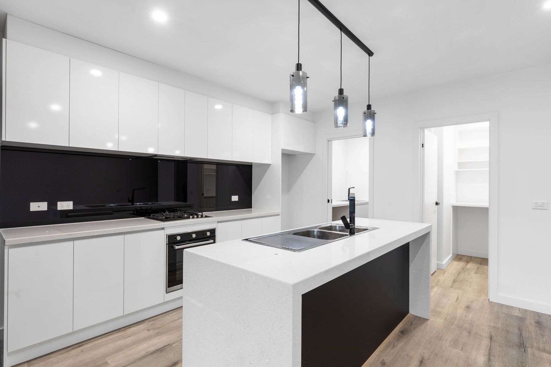 3-Kitchen.jpg