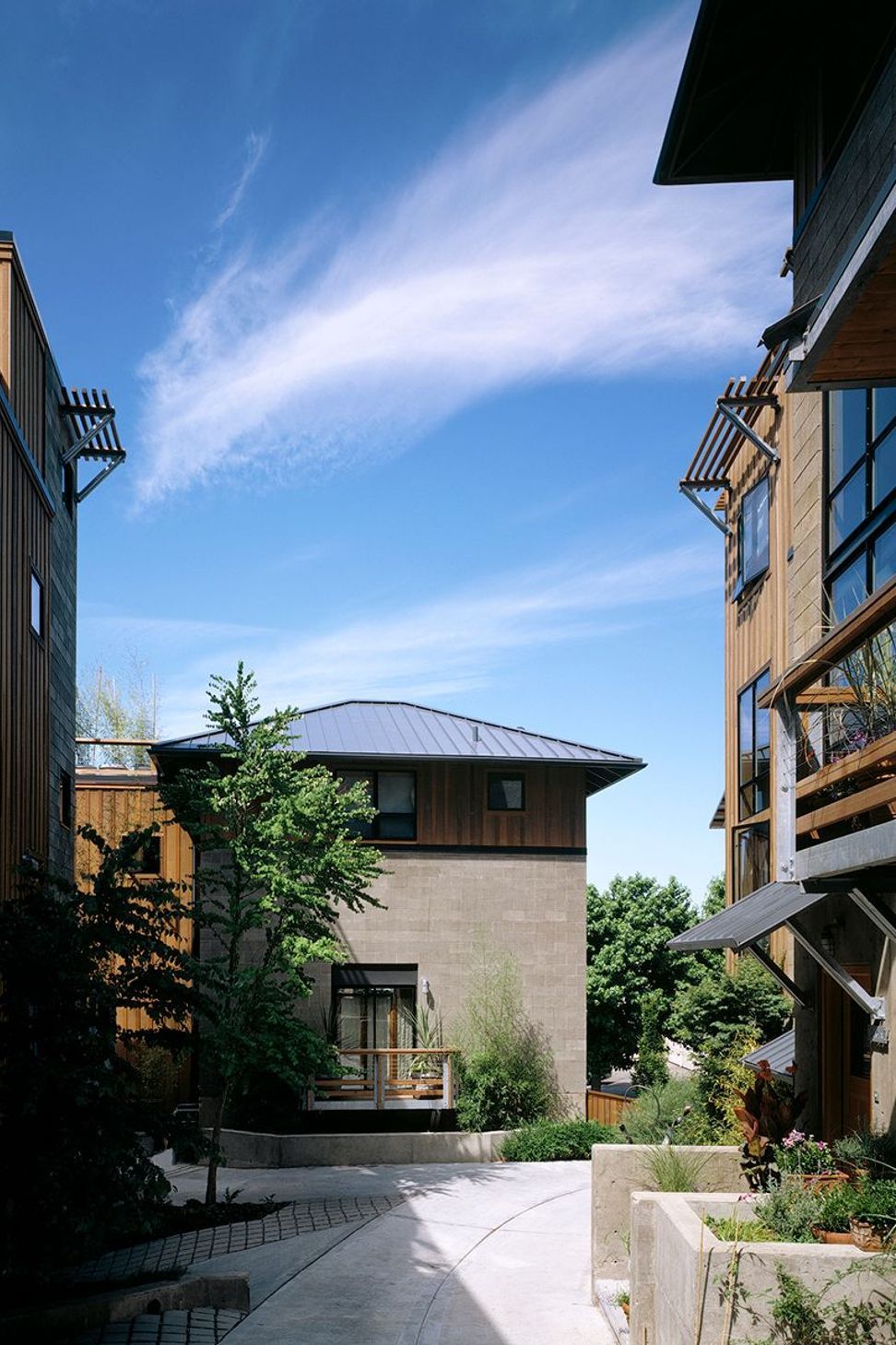 Fremont-LoftsJA-MultifamilyPhoto-by-Ray-JohnstonWonerf.jpg
