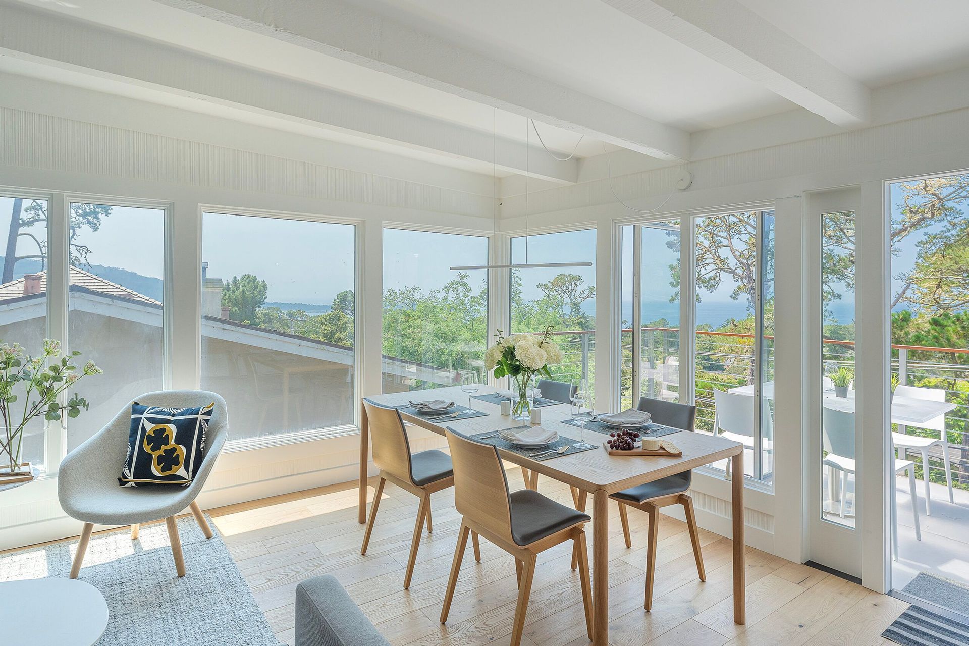 Lower-TrailCarmelZack-de-Vito-ArchitectureInterior-Ocean-view-dining-room31Marlena-Montaney-scaled-1.jpg
