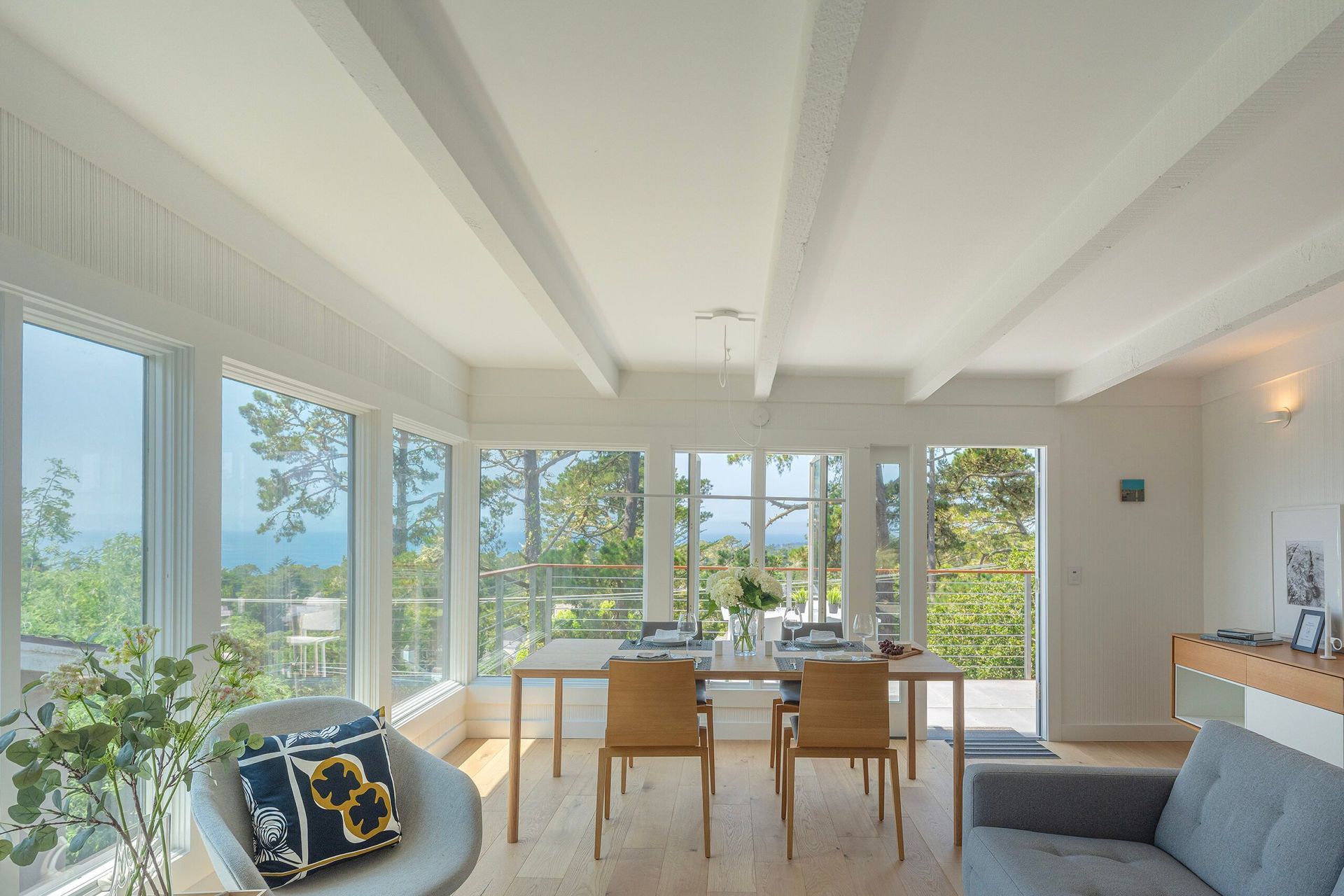 Lower-TrailCarmelZack-de-Vito-ArchitectureInterior-ocean-view-living-room-dining-room34Marlena-Montaney-scaled-1.jpg