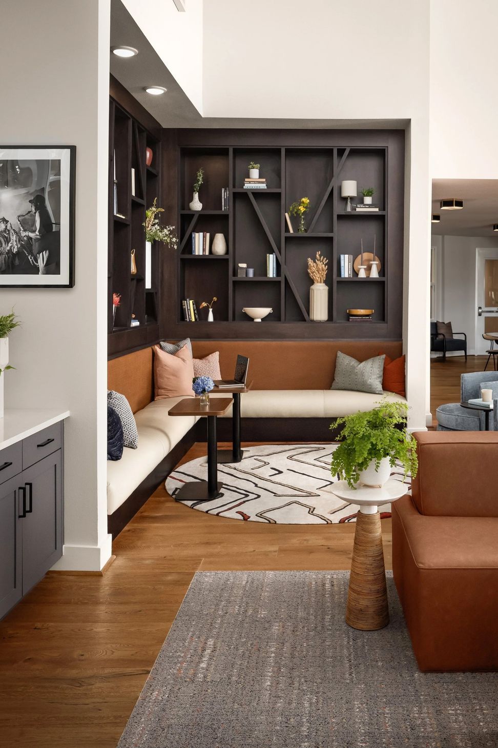 imgi11club-lounge-shelves.jpg