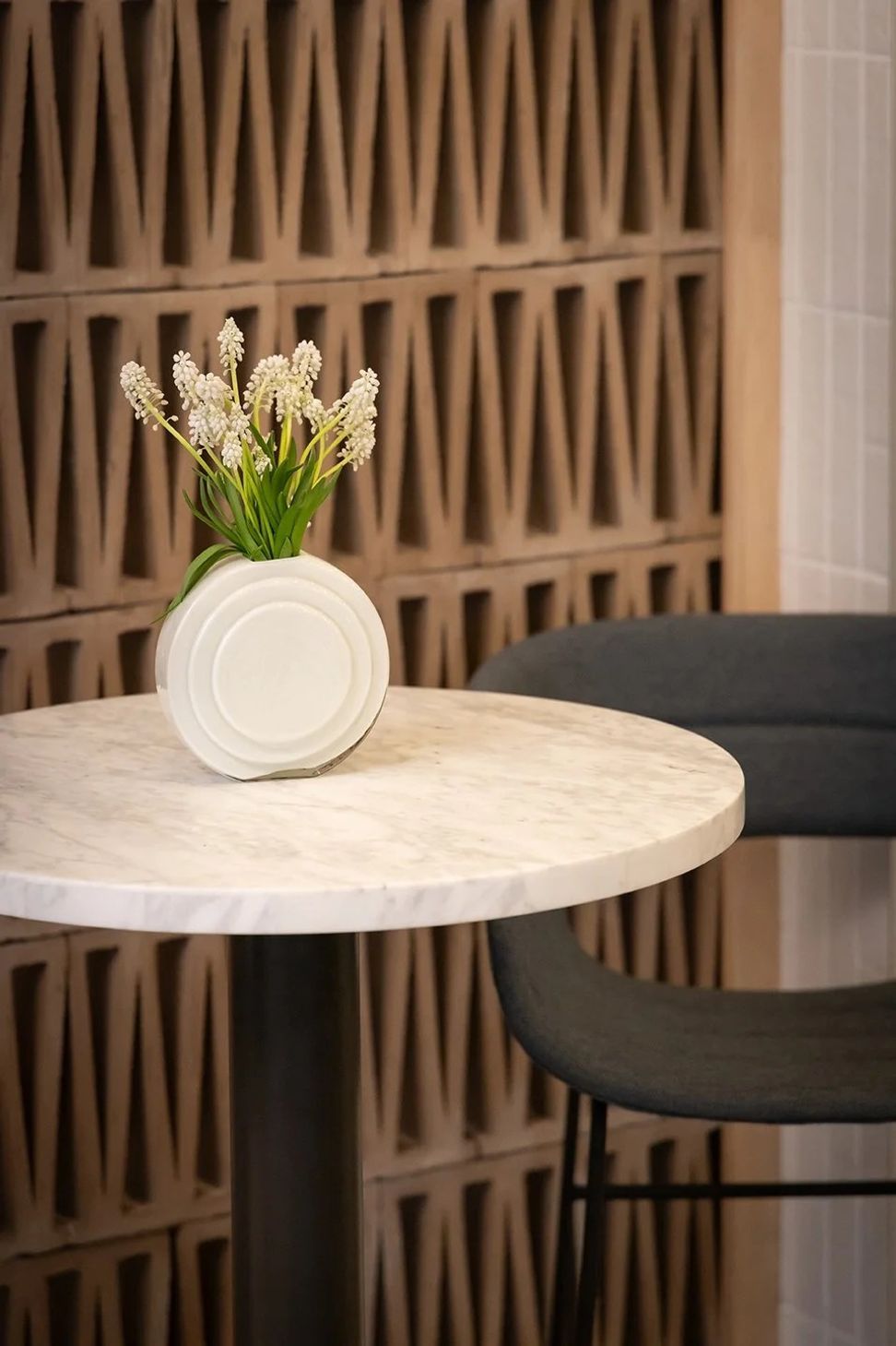 imgi11club-seating-det5.jpg