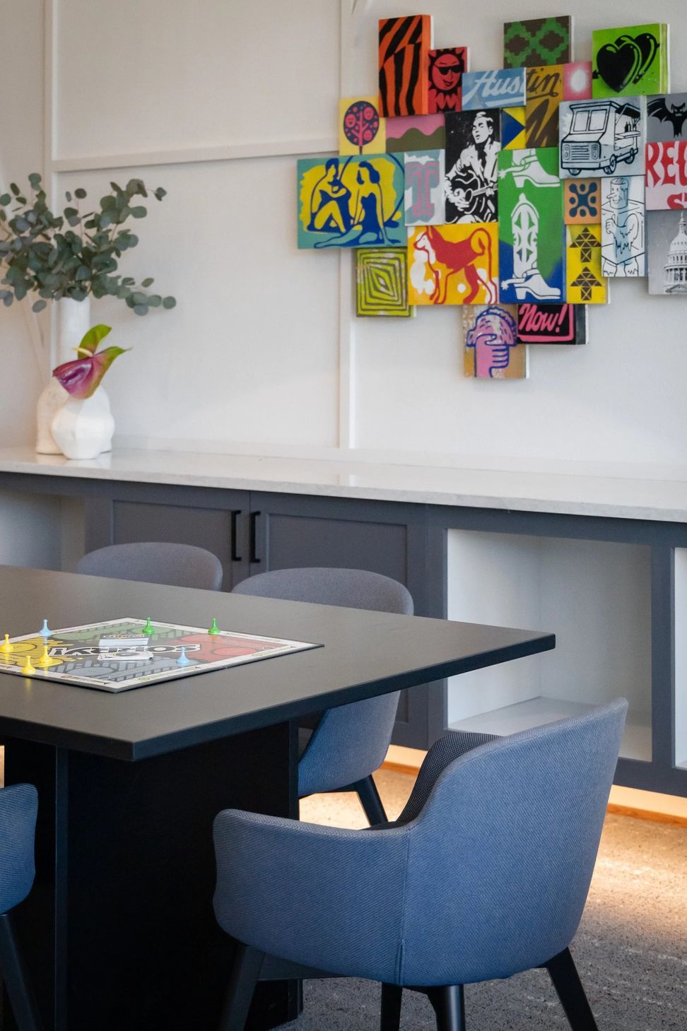 imgi16game-lounge-det2.jpg