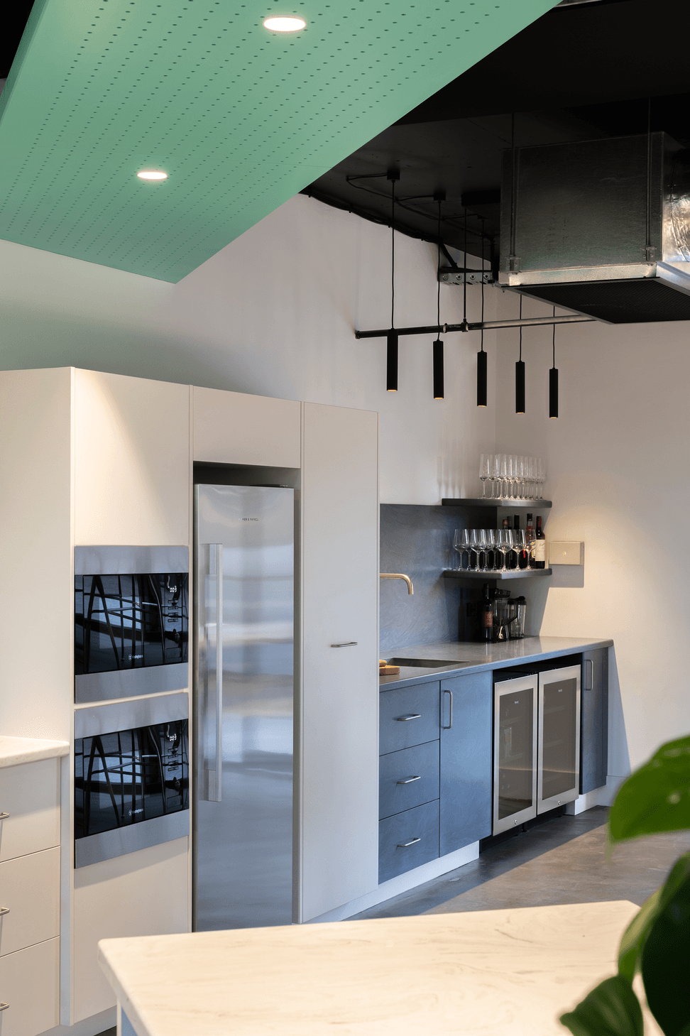 Photography: Andrew Purvis &amp; Unios Lighting