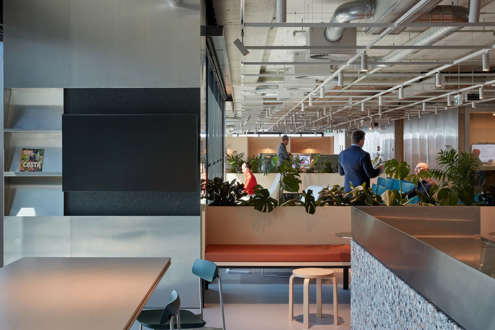 FibonacciCox-ArchitectureMidtownWorkplaceAssemblageC2A9CFJ25LR-ap-compressed.jpg