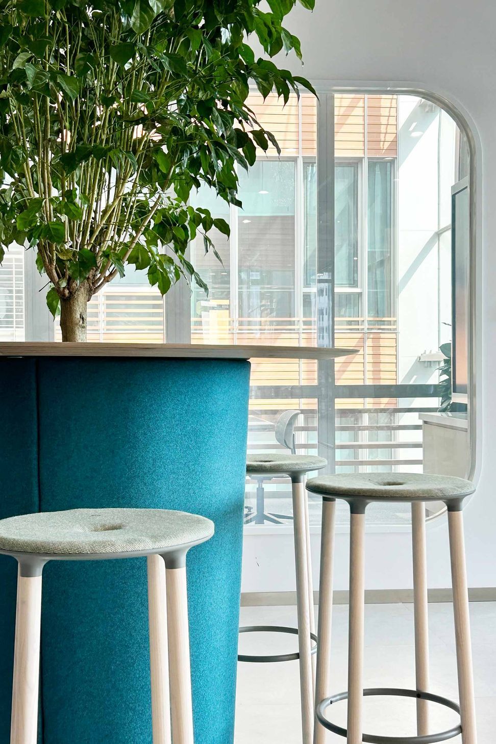 projectdewell-03-offecct-on-point-move-on.jpg