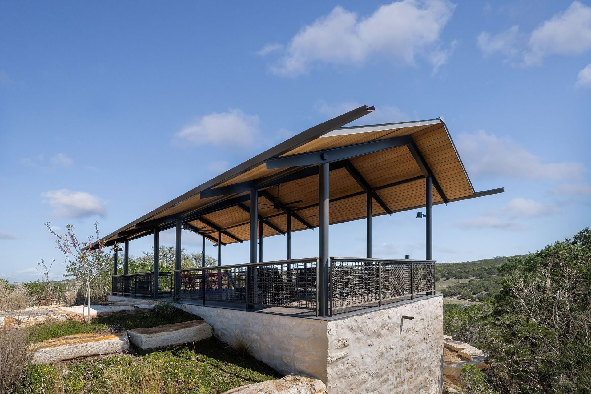 03RanchRecreationCuppettKilpatrickArchitectureandInteriorDesignaustin-tx-shooting-pavilion-hill-country-texas-steel-structure.jpg