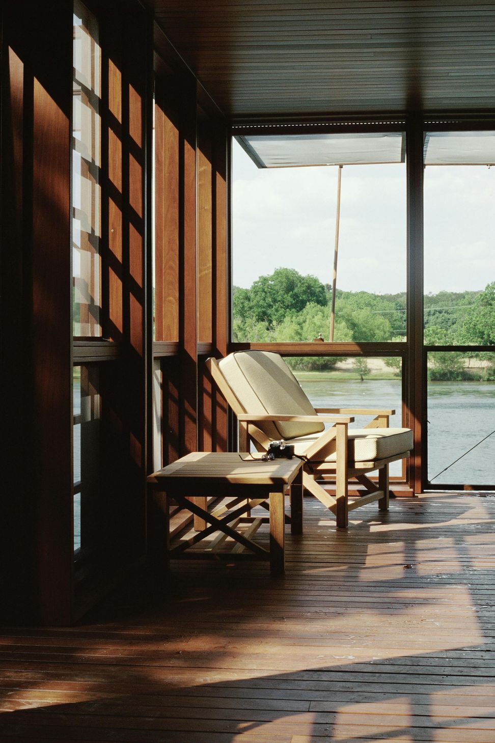 05LakeHousech50101B.jpg