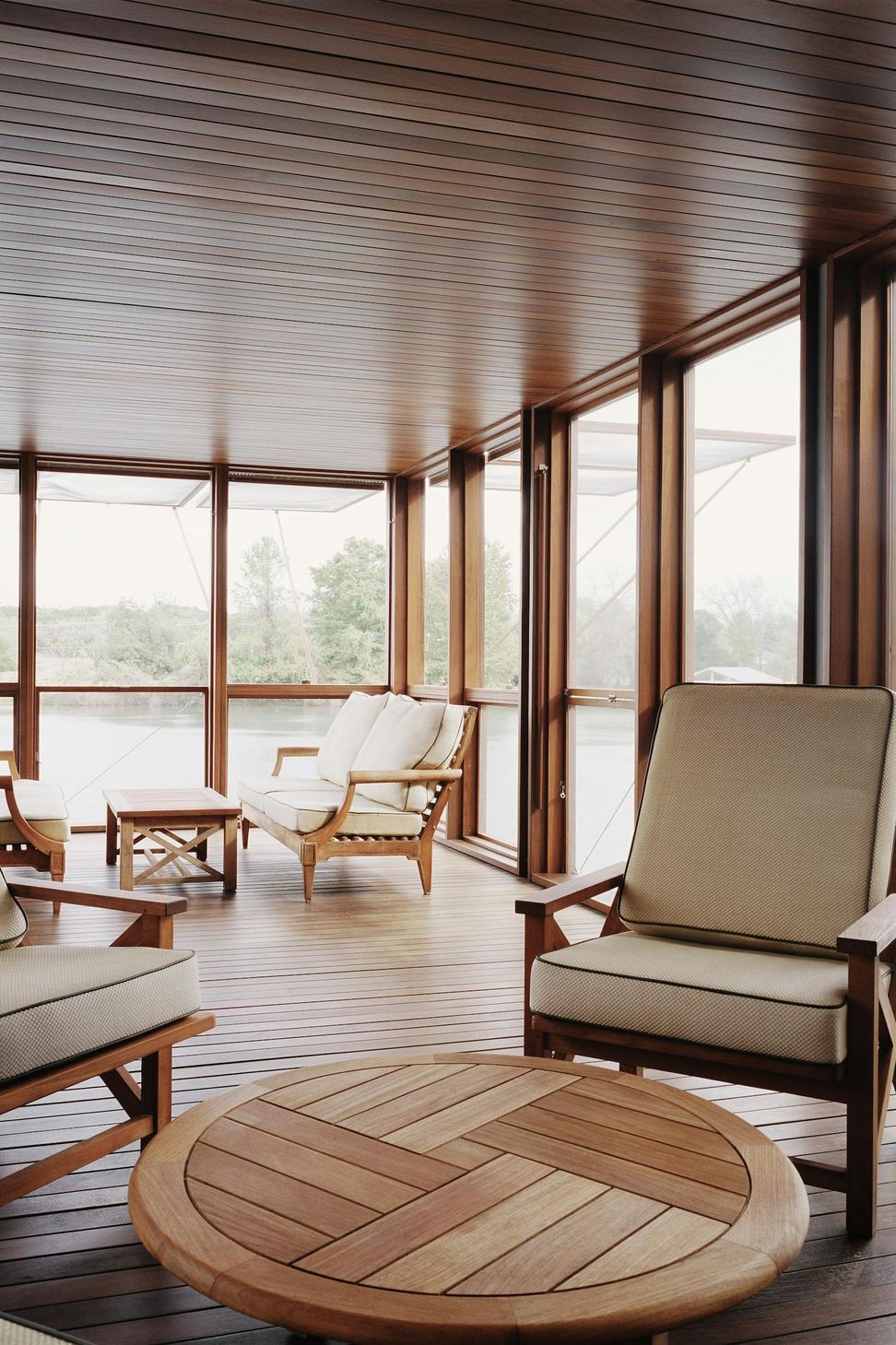 05LakeHousech50111B.jpg