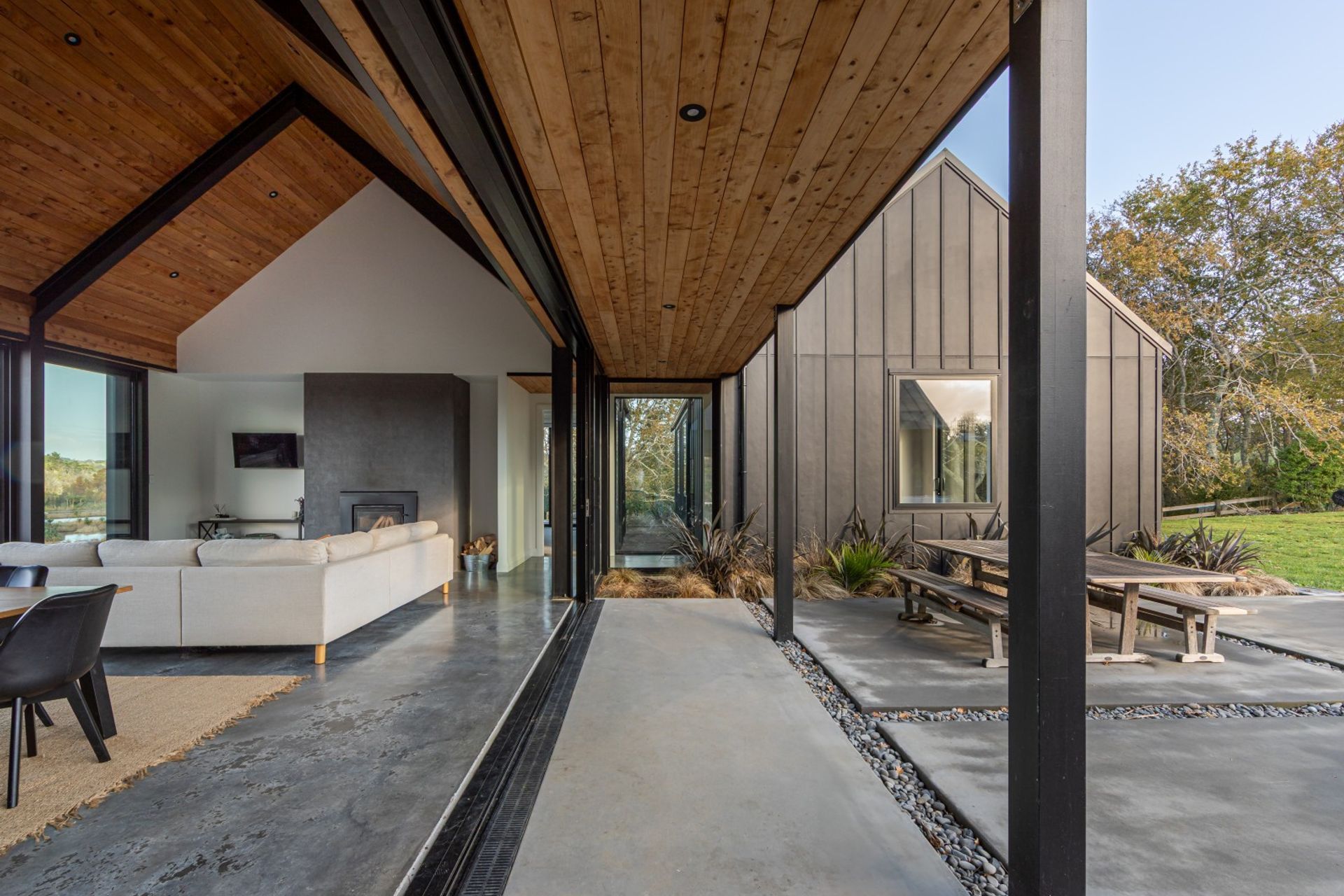 7-Gel-Whitford-Indoor-Outdoor.jpg