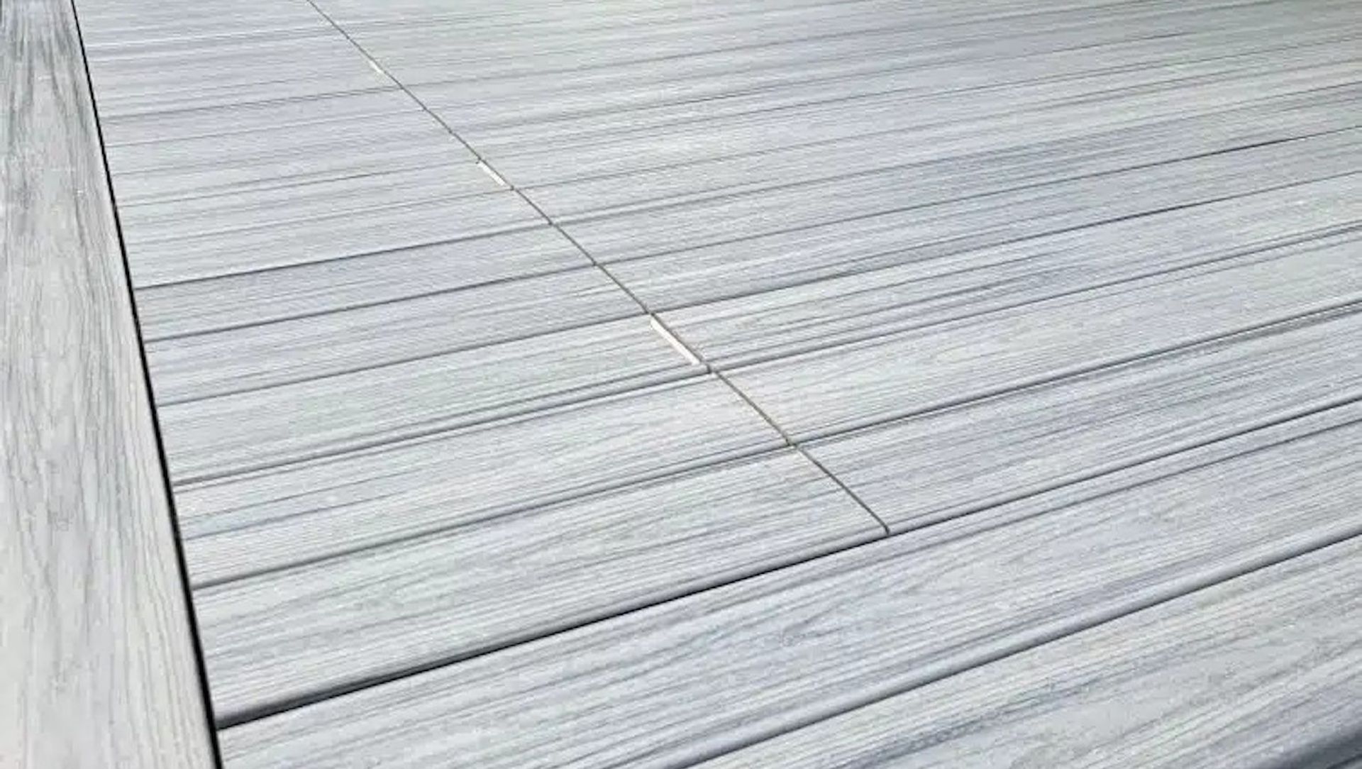 Kellyville Decking Concealed Pool Cover banner
