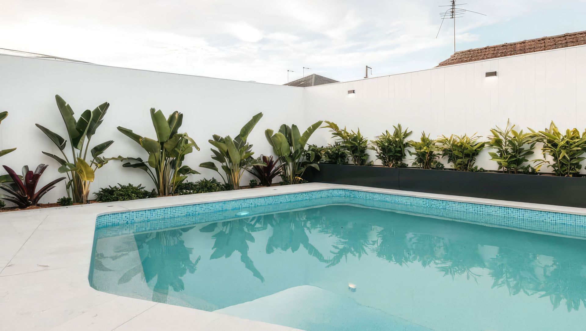 Sharp Landscaping, Sydney, NSW - Underground Pool Cover banner