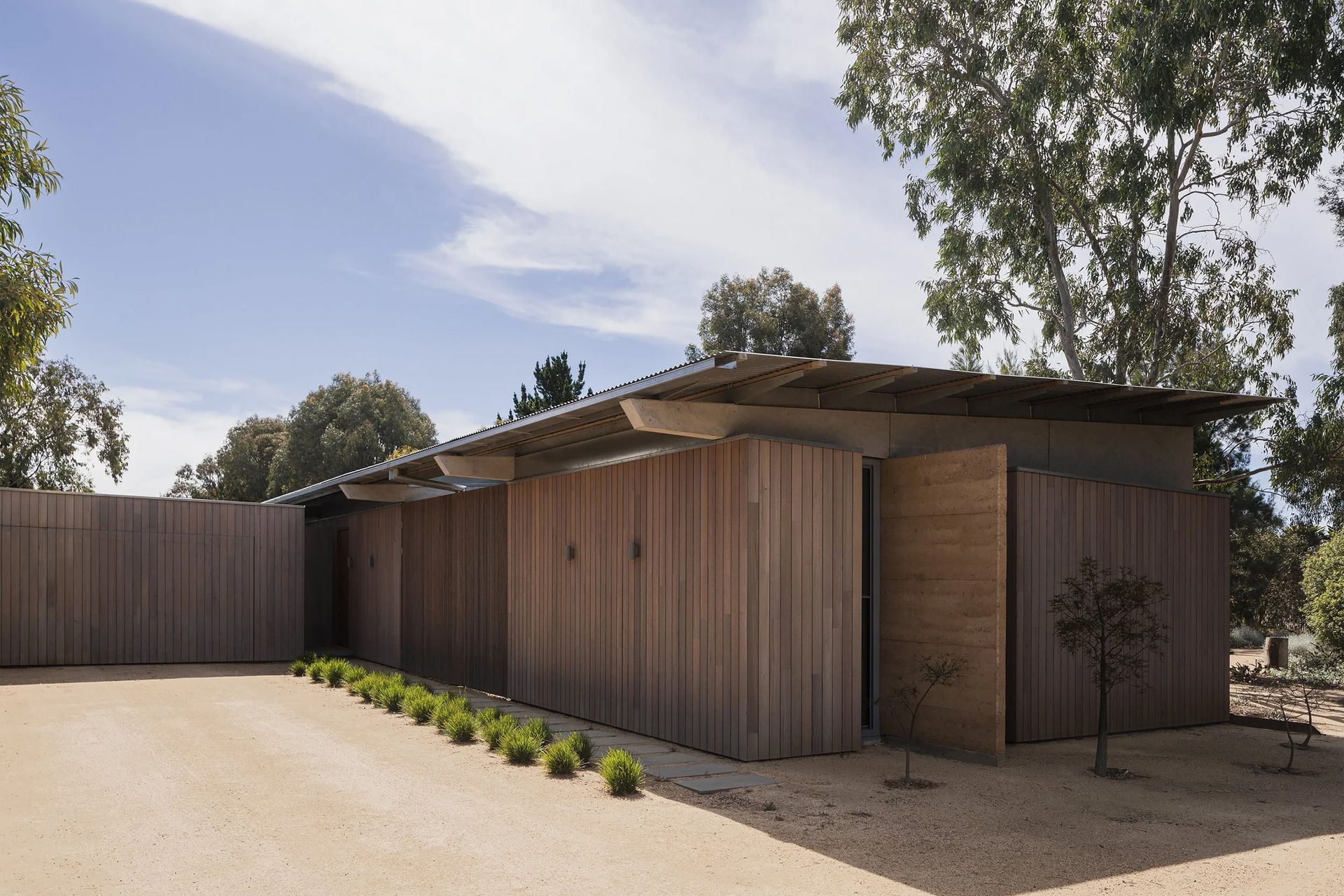 Shade-Factor-Forest-Road-House-low-res-01.jpg
