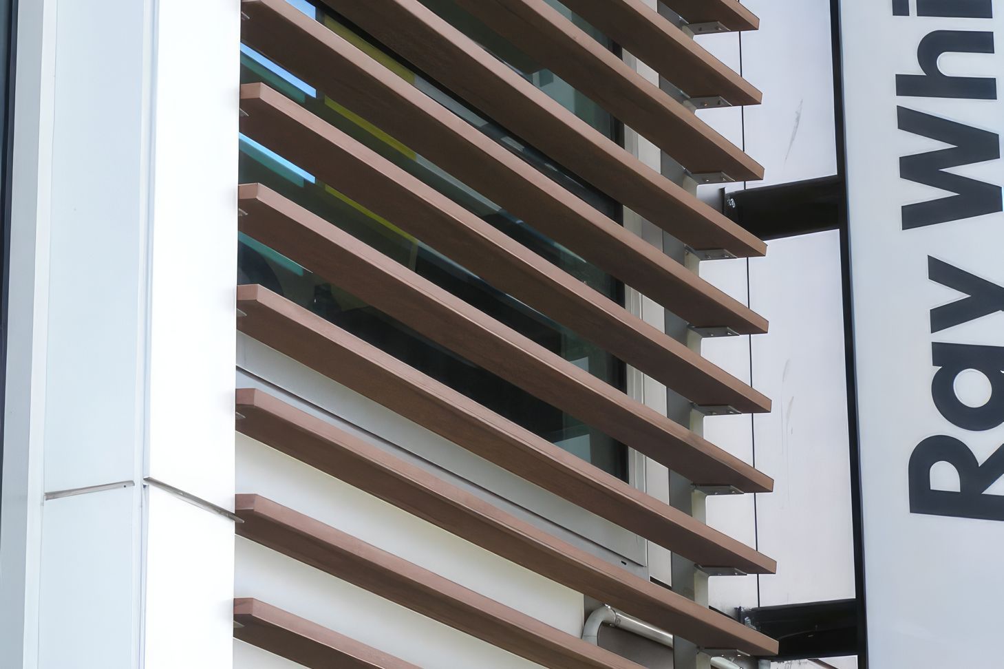 upSunshade-766x1024-fix-standard-scale-400x.jpg