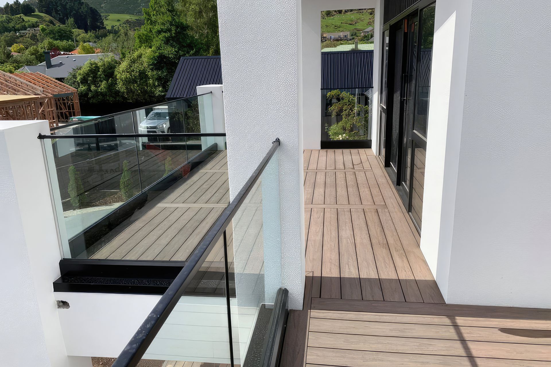upbiform-upper-deck-wood-floor-1024x768-fix-standard-scale-400x-v2.jpg