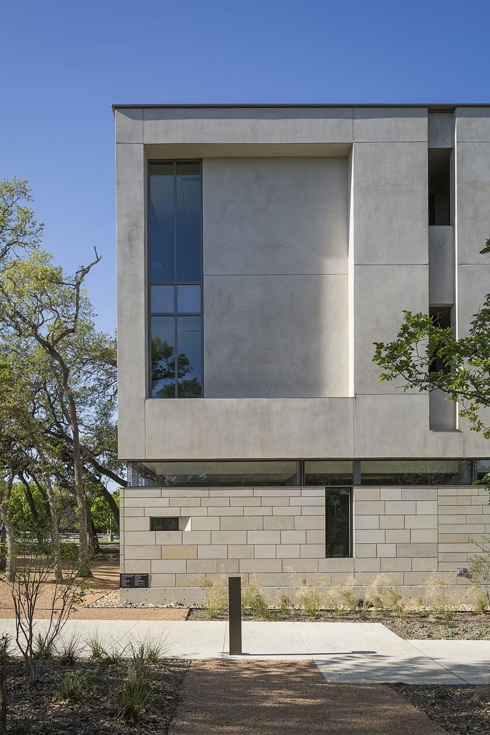 0702-Temple-Beth-Shalom-Synagogue-Andrew-Pogue-V-Exterior-72022-12-14-161458qvbl-ap-compressed.jpg