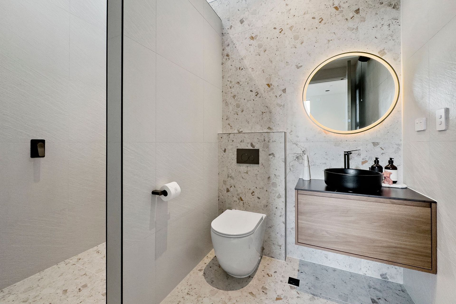 Bathroom-3-v3.jpg