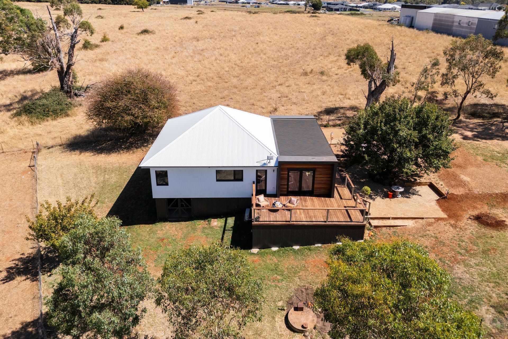 12-envirotecture-livinglightlyhaus-renovation-newsouthwales-external.jpg