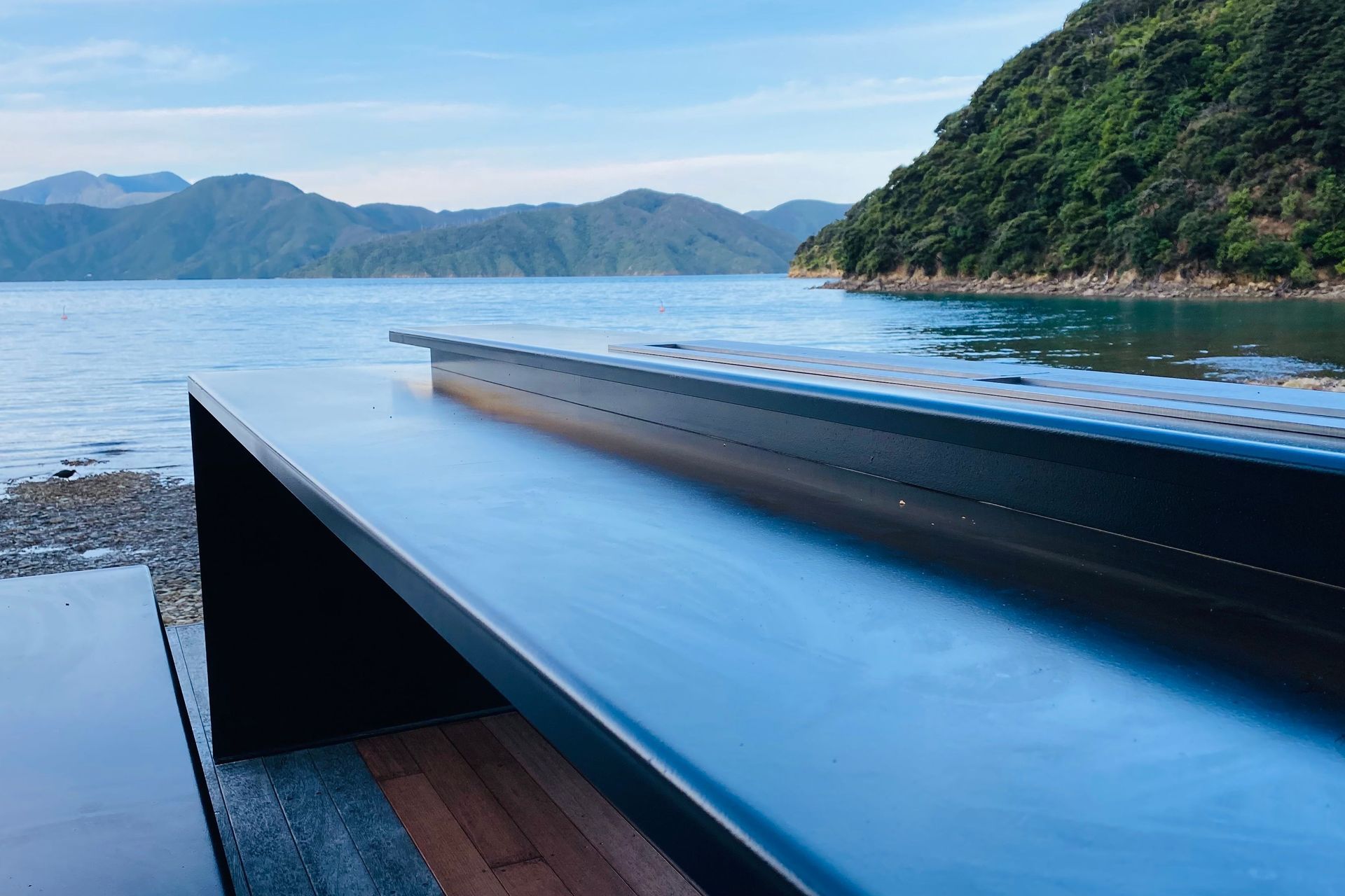 Floating Table