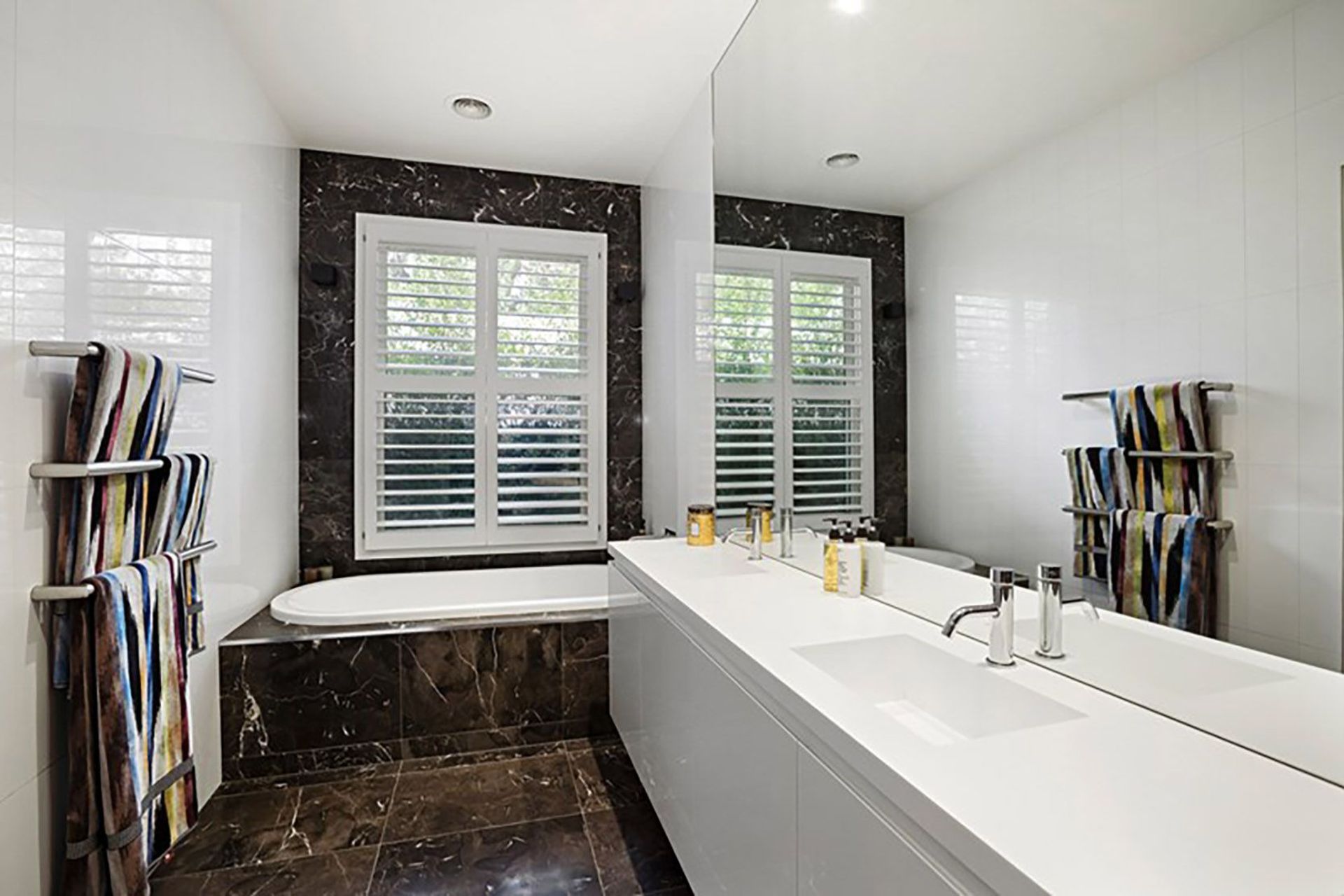 ensuite.jpg