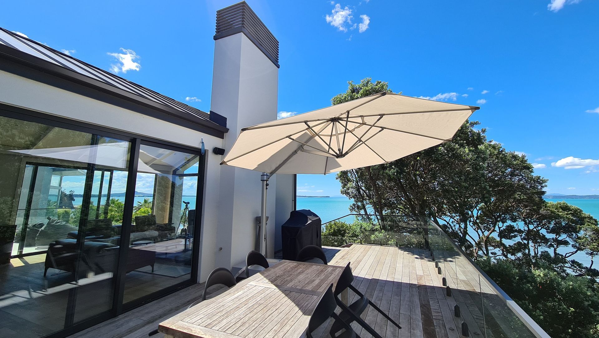 Island view banner