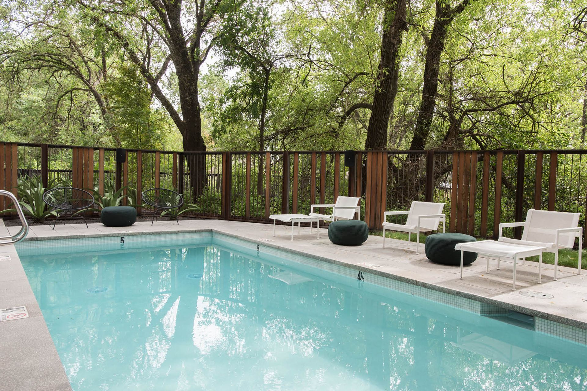 HarmonGuestHouse02.jpg