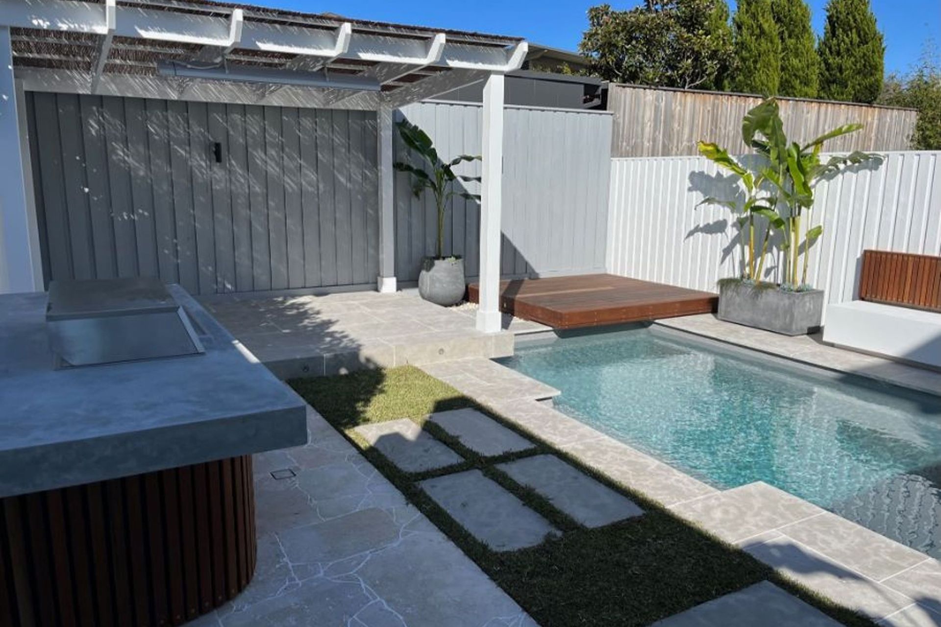 OUTDOOR OASIS