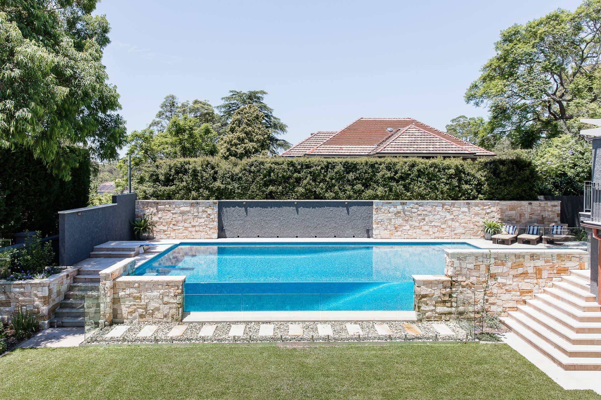 Cathedral Limestone Alfresco | Project by Beecraft