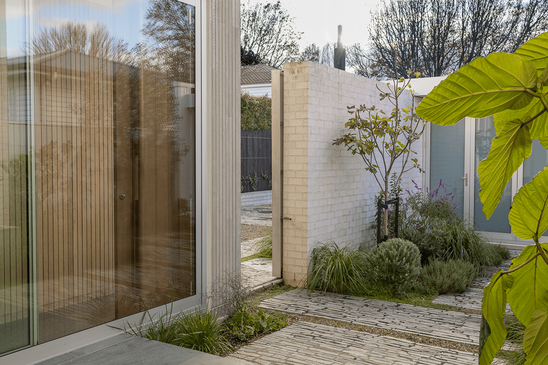 Natural-urban-courtyard-MrsSmith-Photography-6.png