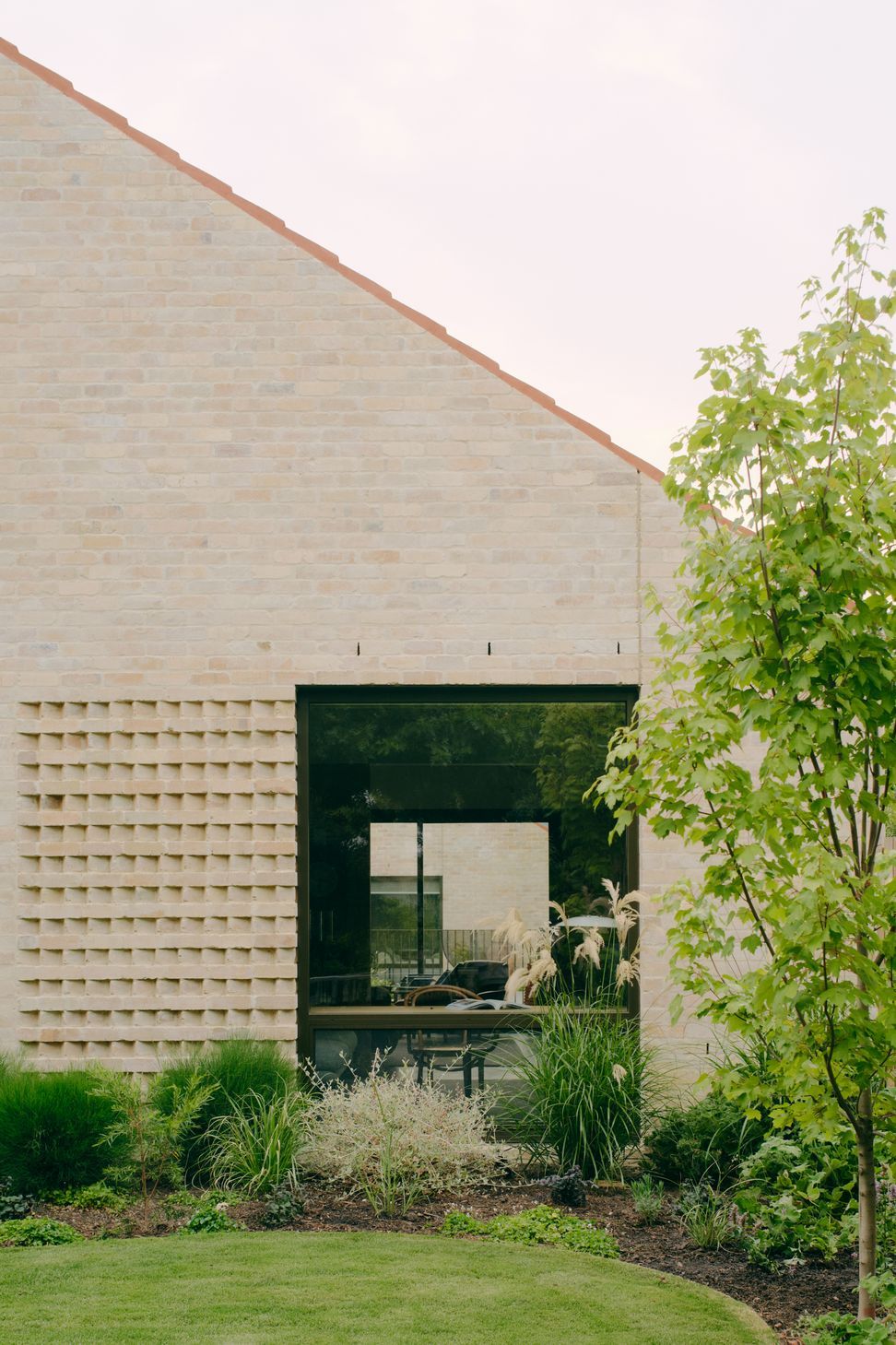 OLAVERHANSLOPE001WEB.jpg
