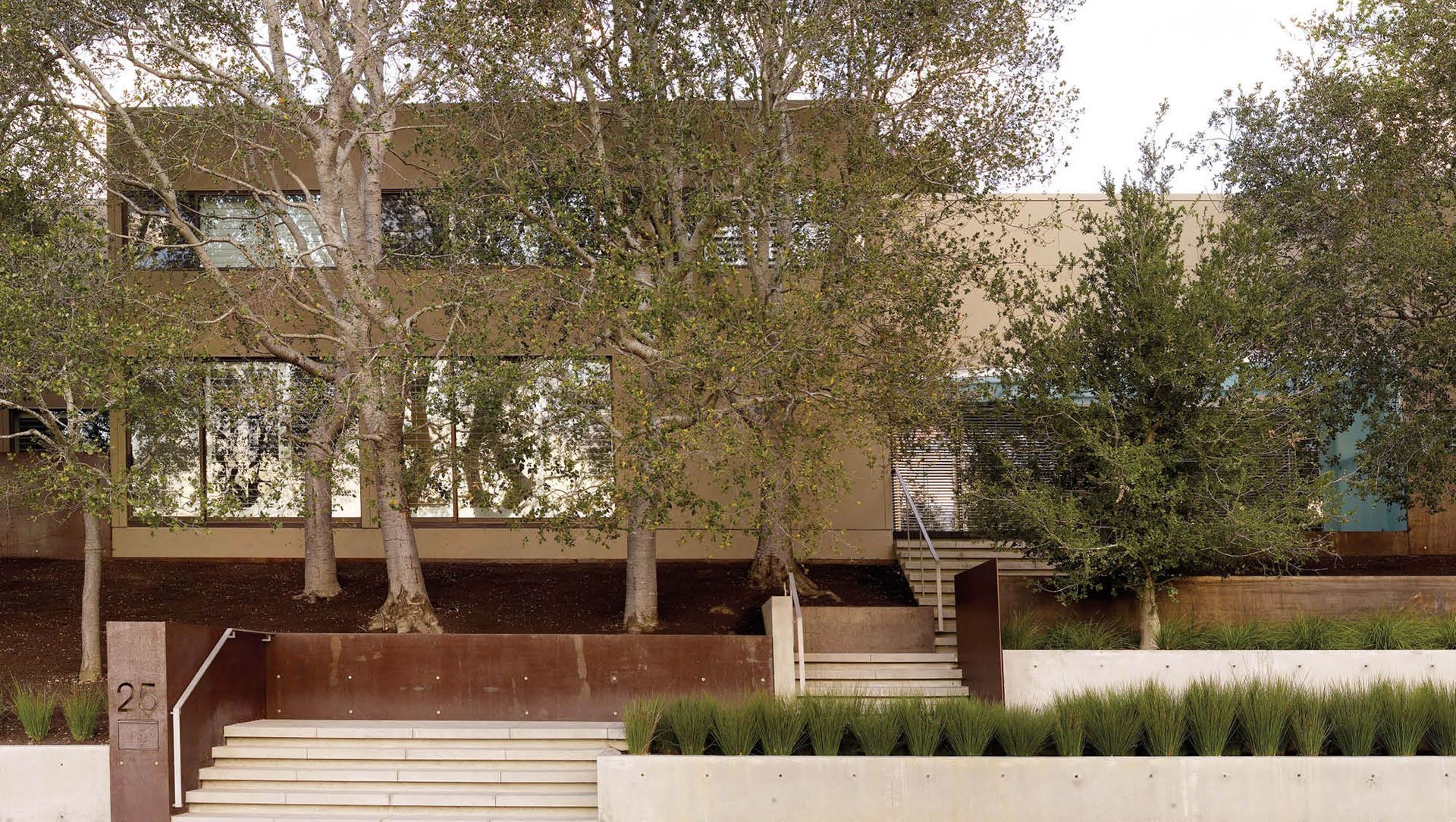 Engaging the Home, the Street, and the Senses | Peninsula Residence banner