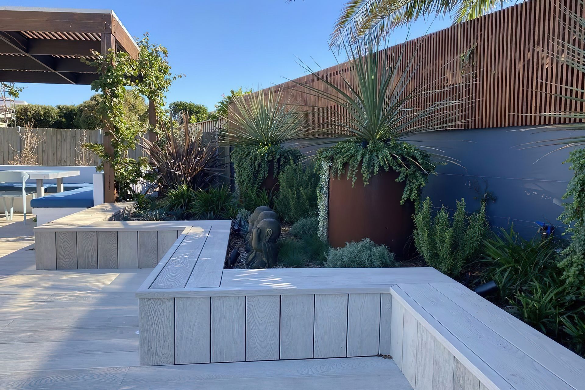 imgi20bench-seating-garden-design-Dover-Heights-Vogue-and-Vine-landscape-design-Sydney-NSW-1536x1152.jpeg